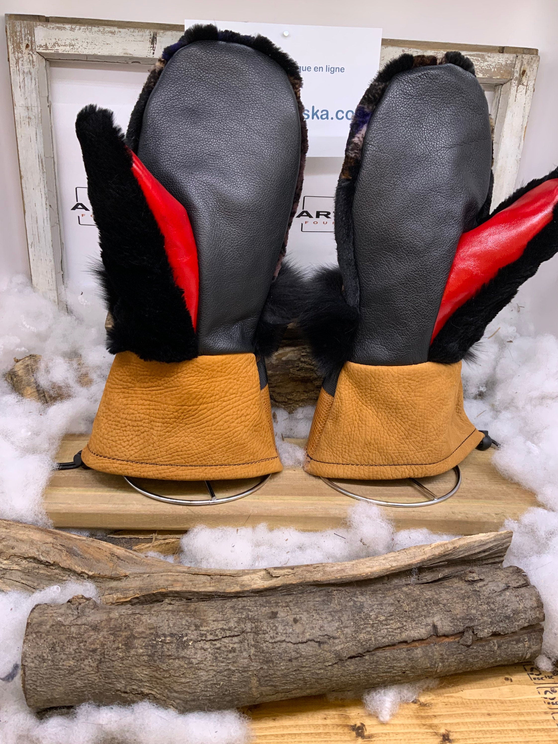 Mitaines Rachel XL – Patchwork de renard recyclé & vison rasé, cuir brun/beige/rouge, fait à la main, pièce unique Québec