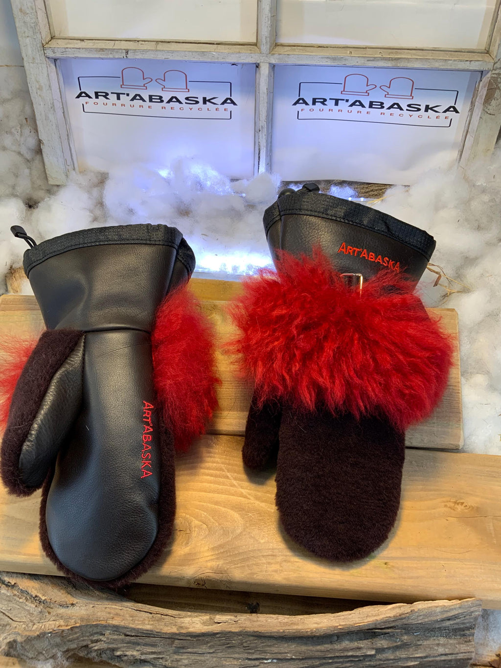 Mitaines de luxe Clothilde Small – Fourrure recyclée bourgogne & rouge, cuir italien noir, cadeau unique fait à la main Québec