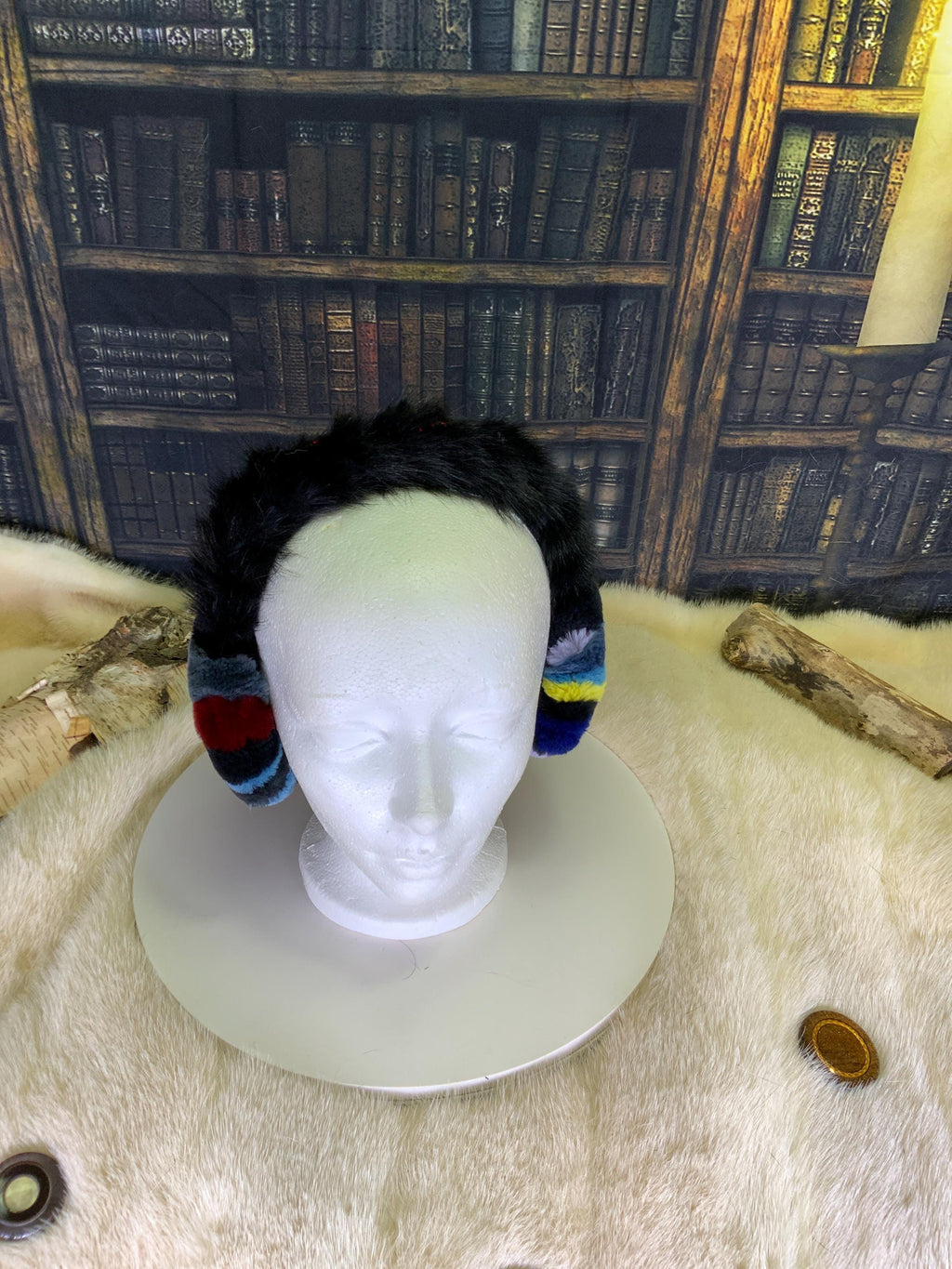 Cache-Oreilles tout en fourrure recyclée Édition Lannières cousues une à une