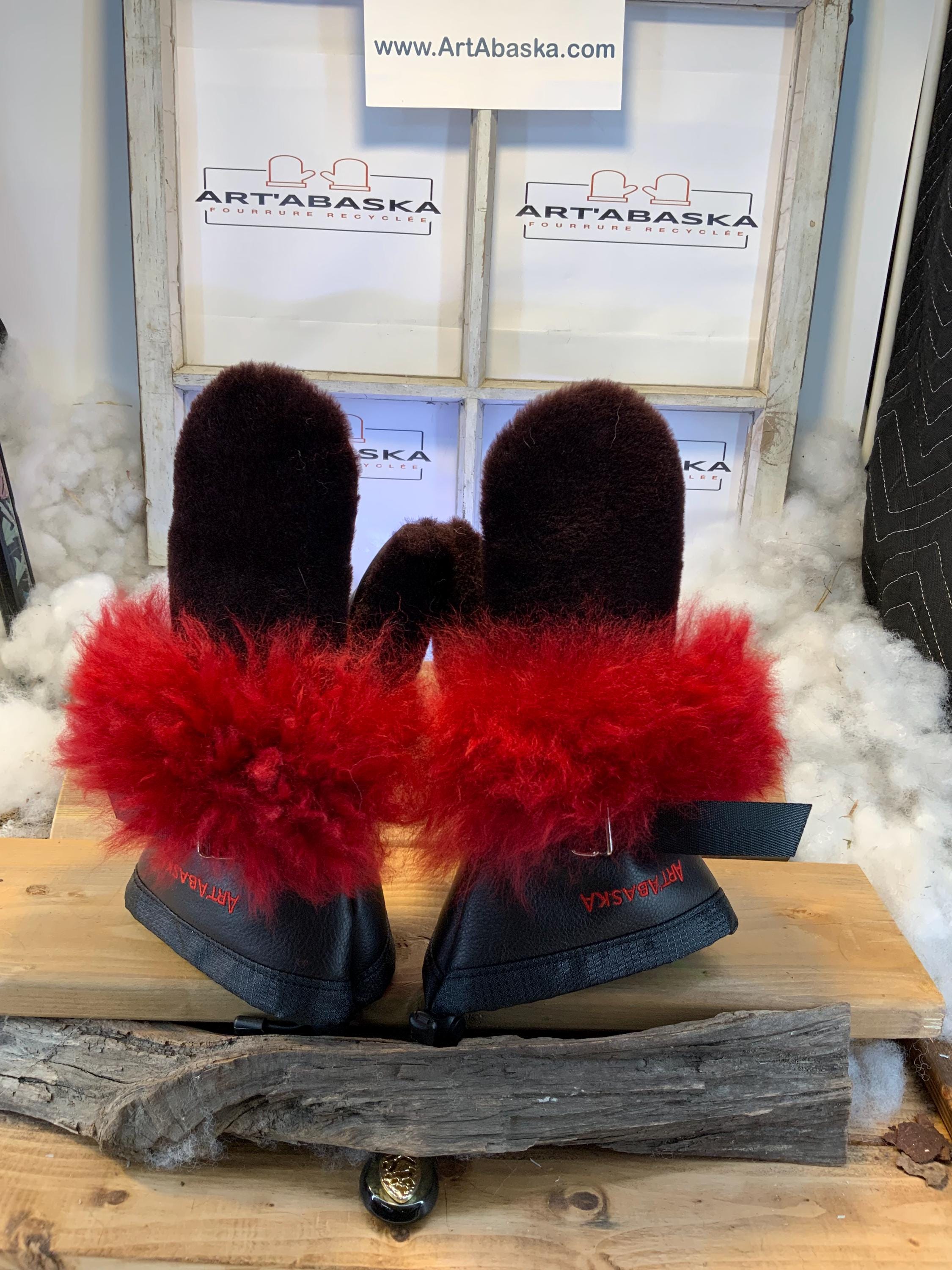 Mitaines de luxe Clothilde Small – Fourrure recyclée bourgogne & rouge, cuir italien noir, cadeau unique fait à la main Québec