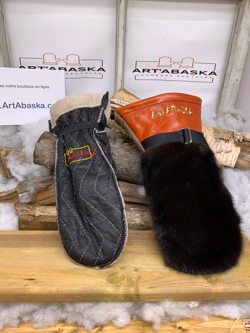 Mitaines Les Claudie – Médium, vison brun & cuir orange vibrant, broderie ArtAbaska, fait à la main au Québec, pièce unique