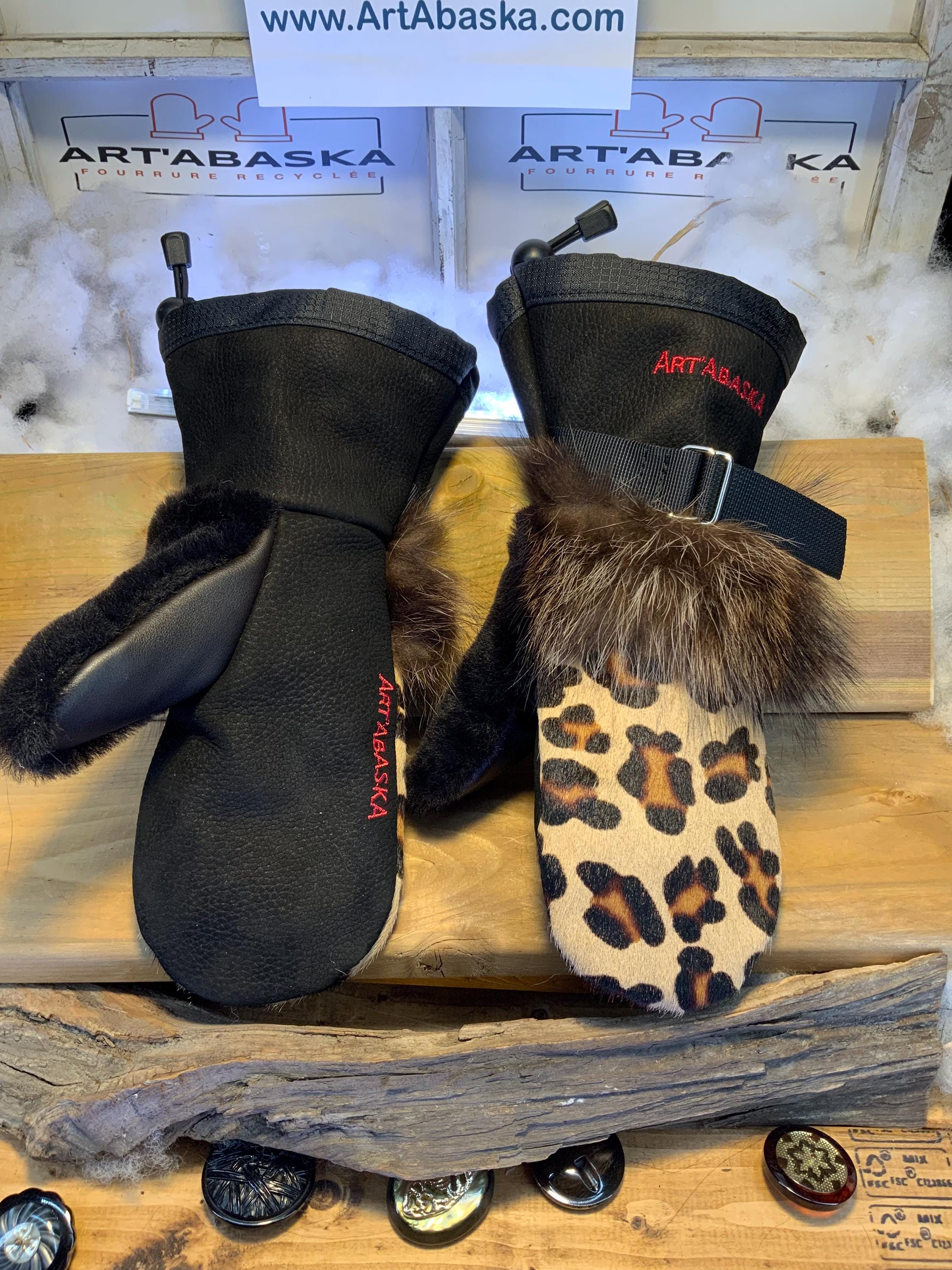 Mitaines Irène – Medium, peau de vache imprimée léopard & raton laveur recyclé, cuir italien noir, fait à la main, Québec