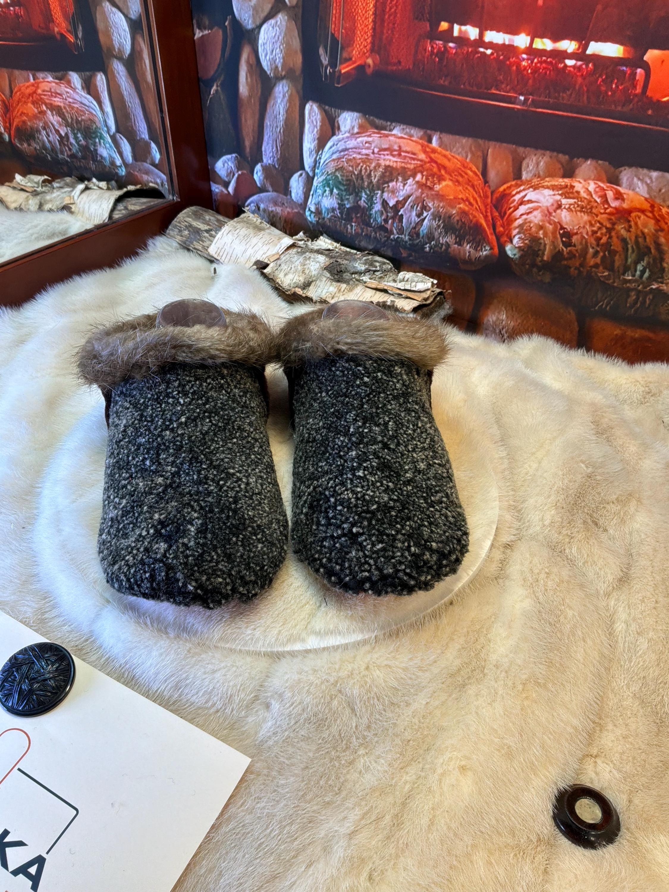 Slipper Sylvianne pointure 8 femme – Sherling italien & cuir recyclé, pièce unique faite à la main au Québec