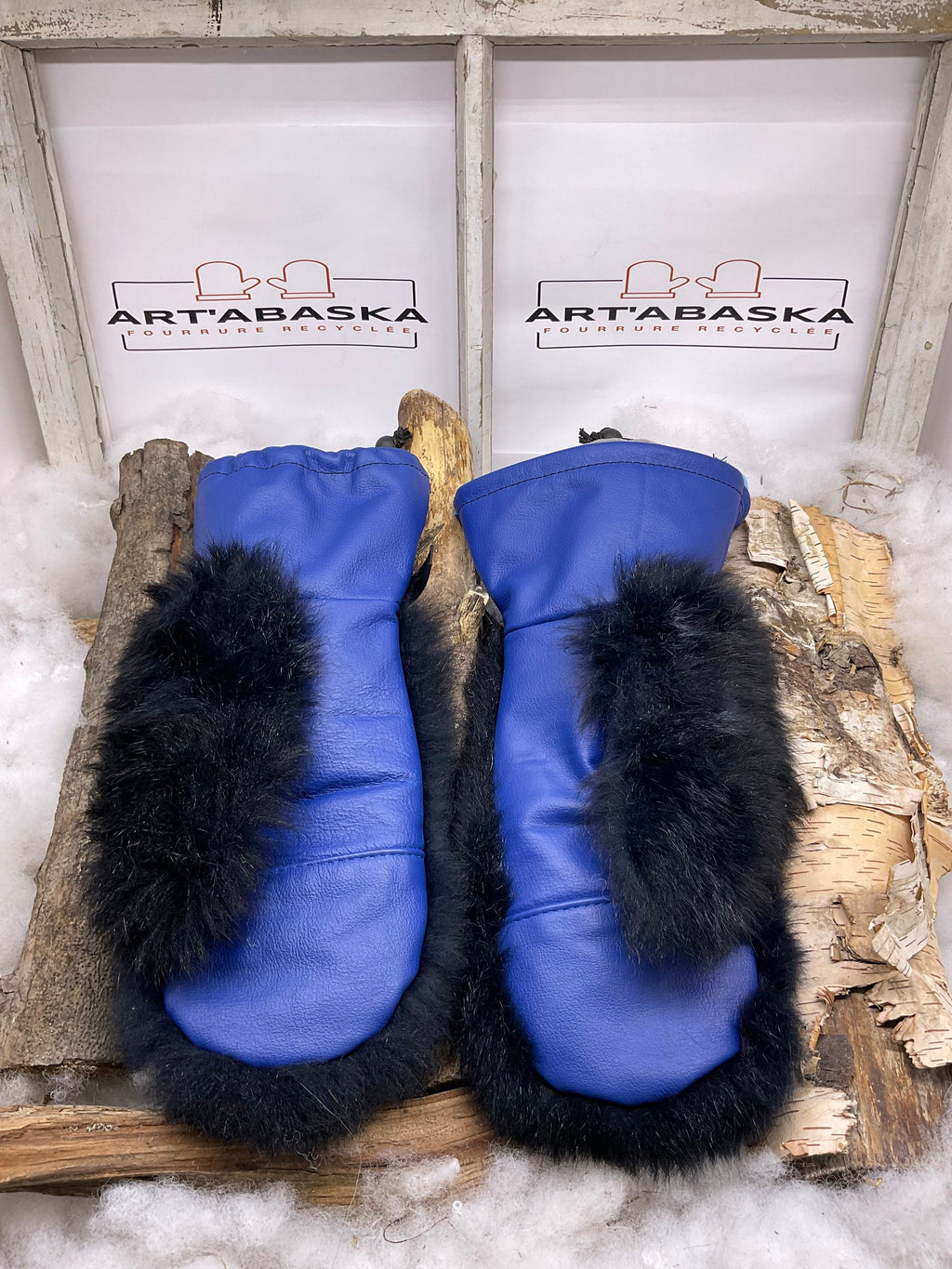 Mitaines Danielle Large opossum bleuté rare cuir bleu recyclé fait main Québec pièce unique artisanale chaleur et confort