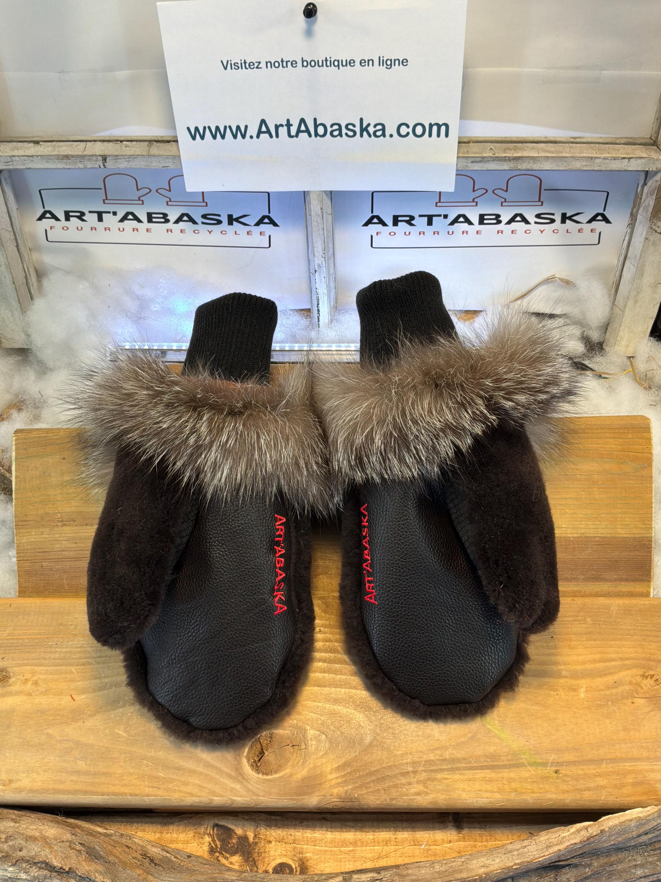 Mitaines de ville Medium Marguerite en fourrure recyclée – Faites à la main au Québec – Légères, élégantes, confort urbain – ArtAbaska