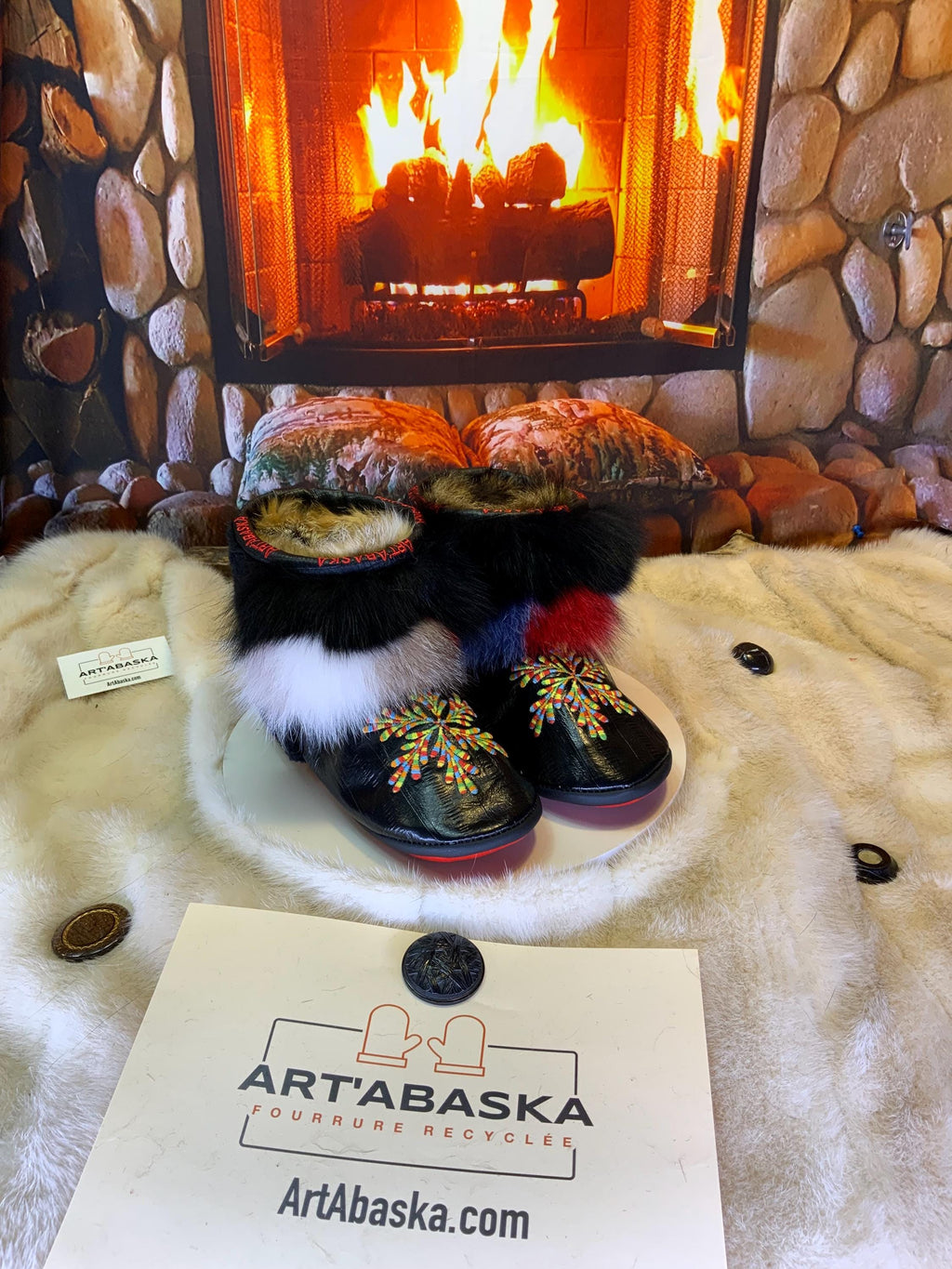 Mocassins d’intérieur Simone – 6 femme – cuir d’anguille brodé mandala coloré & patchwork de renard recyclé, pièce unique du Québec 🎨✨