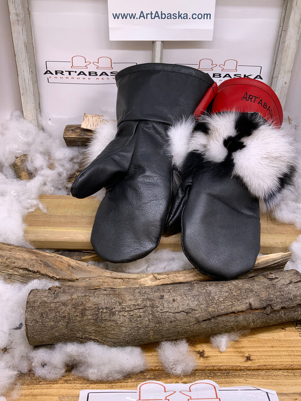 Mitaines XL Cécile – Cuir recyclé rouge et noir, renard patchwork au poignet, intérieur amovible feutre polar, fait à la main Québec