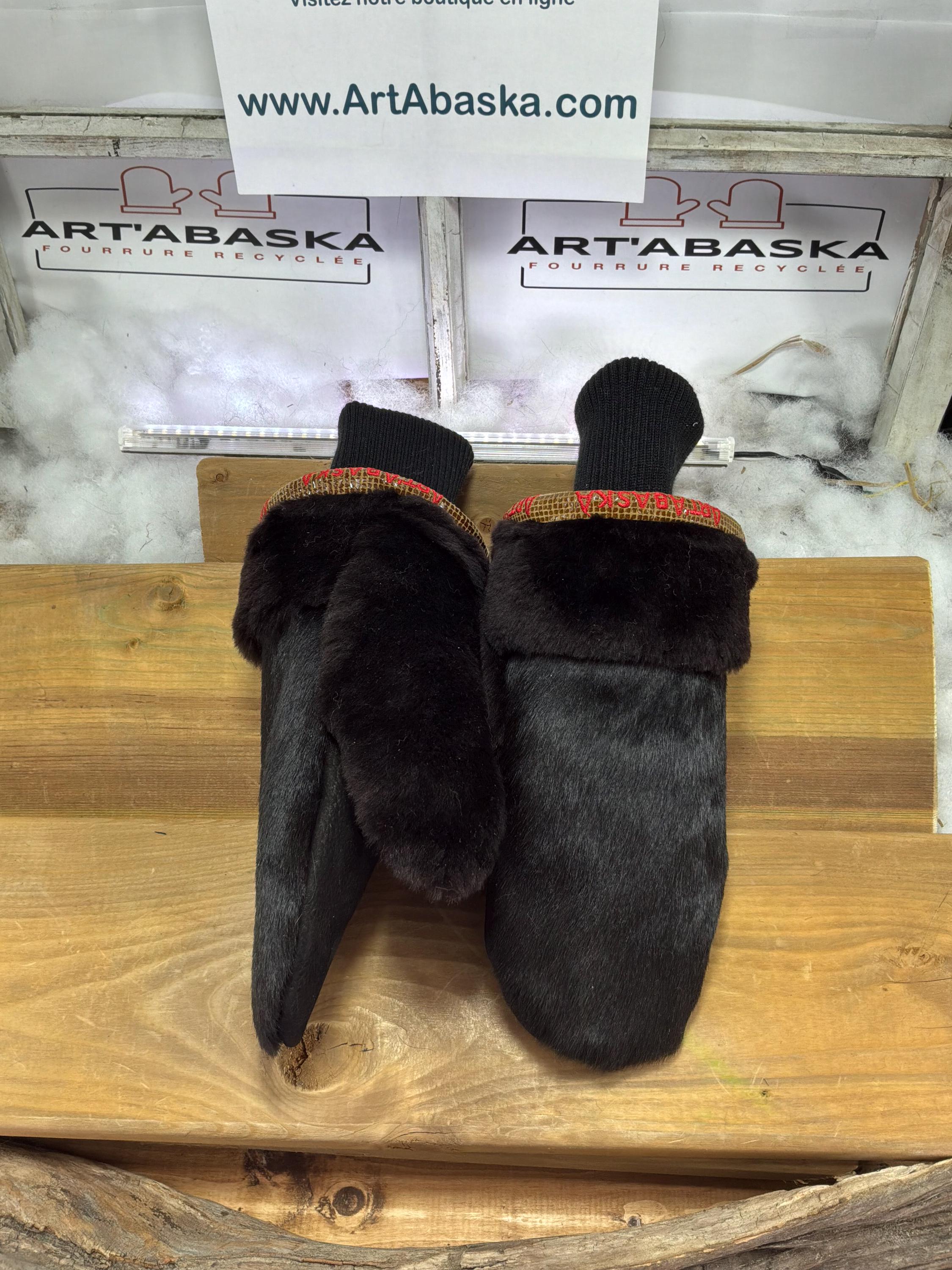Mitaines de ville Medium Cécile en fourrure recyclée – Faites à la main au Québec – Légères, élégantes, confort urbain – ArtAbaska