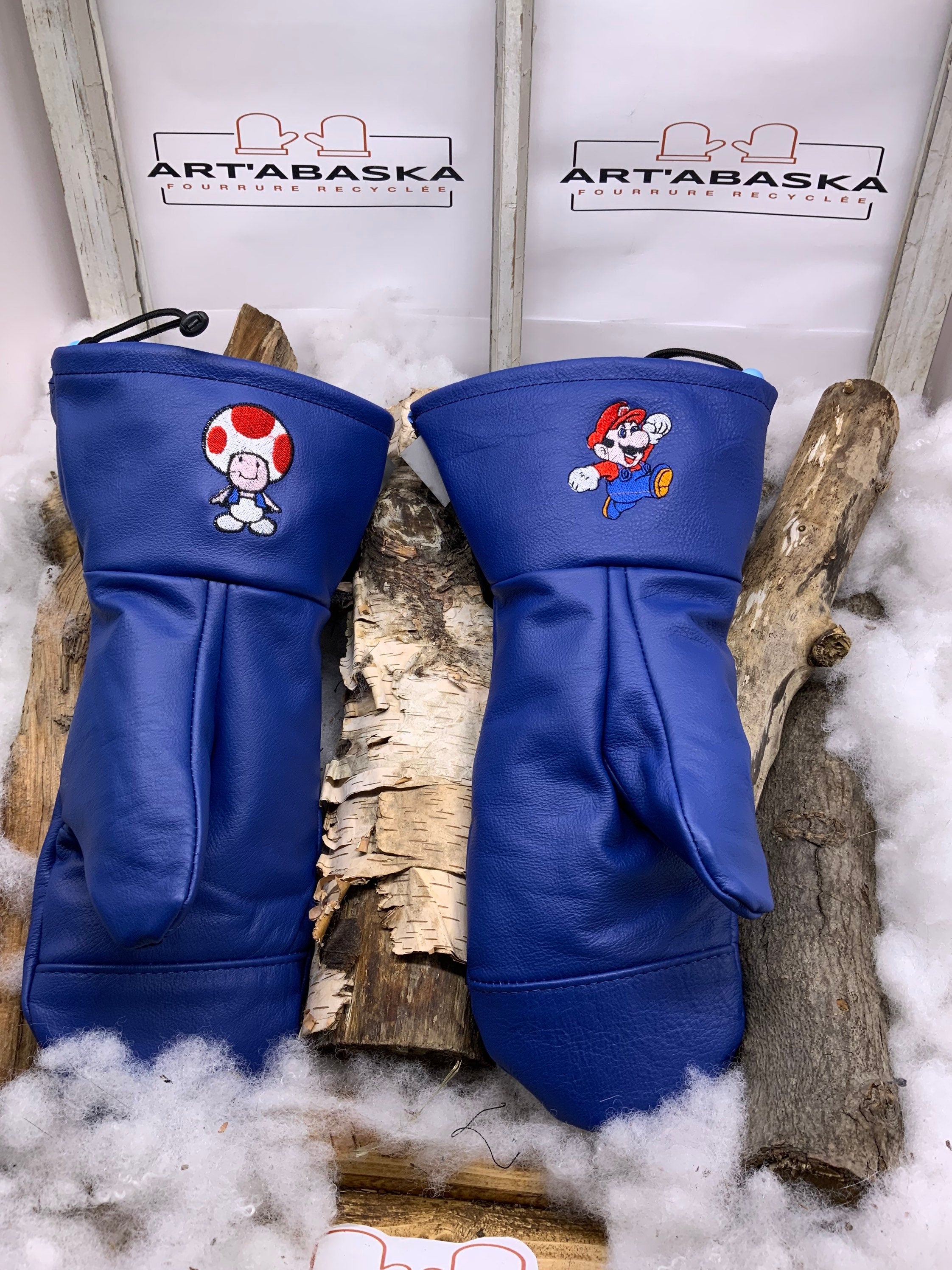 Mitaines XL cuir recyclé bleu broderie Super Mario & Toad intérieur amovible fait main Québec pièce unique chaude durable