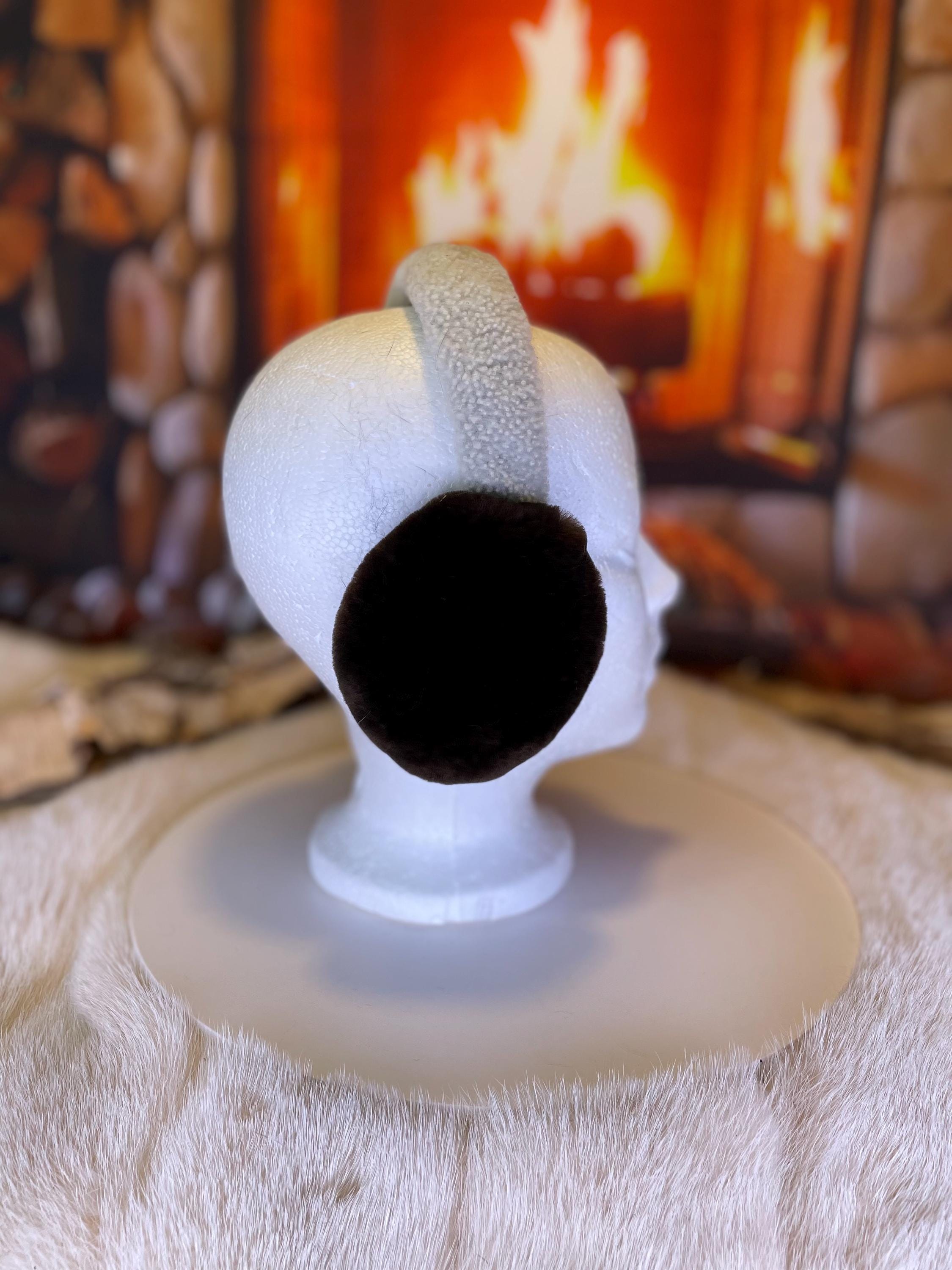 Cache-Oreilles tout en fourrure recyclée édition Castor rssé brun naturel recyclé et mouton rasé sur la tête  Les Jocelyne