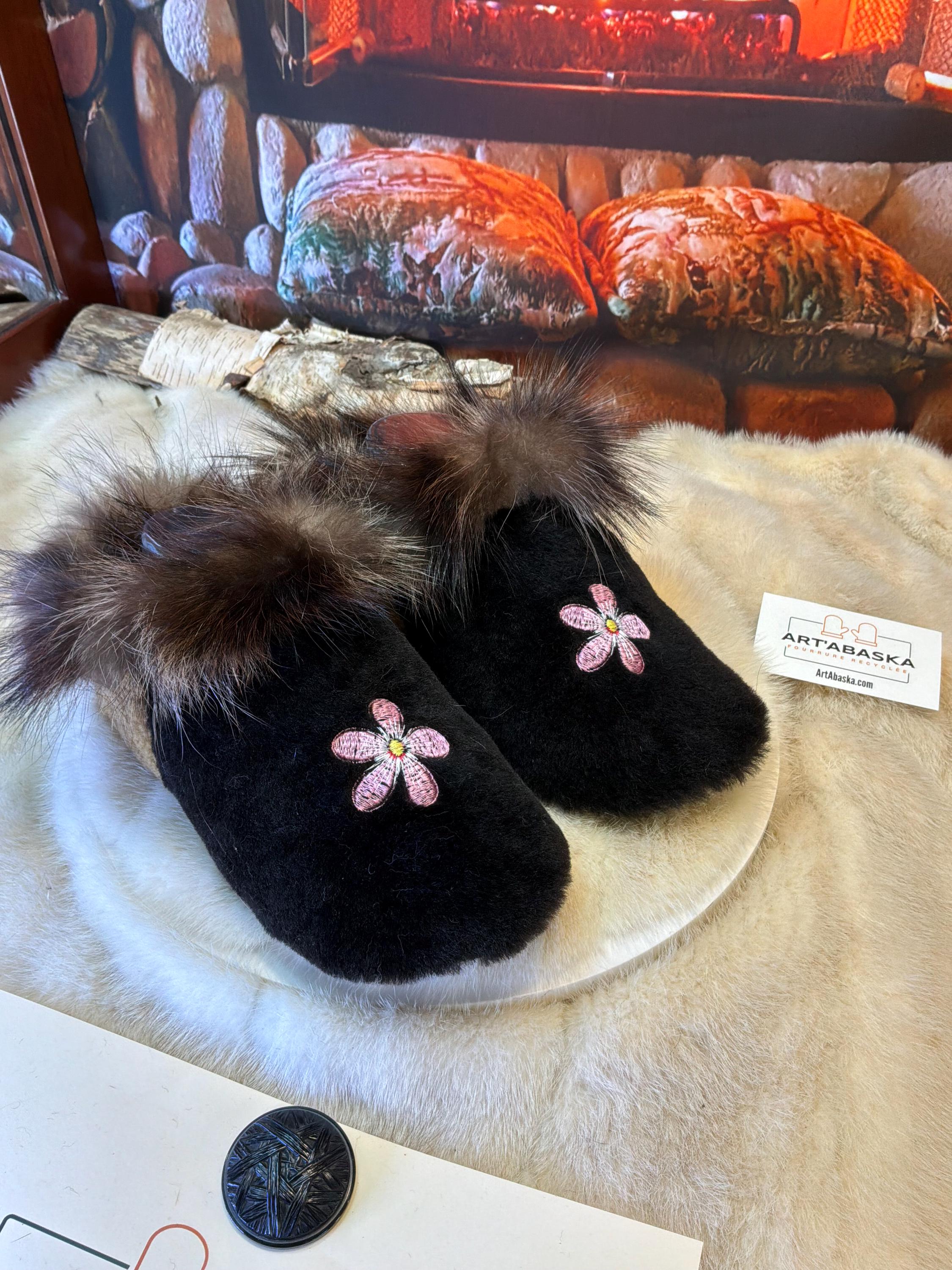 Slipper Marcelle pointure 7 femme – Sherling italien & cuir recyclé, pièce unique faite à la main au Québec Édition Brodée
