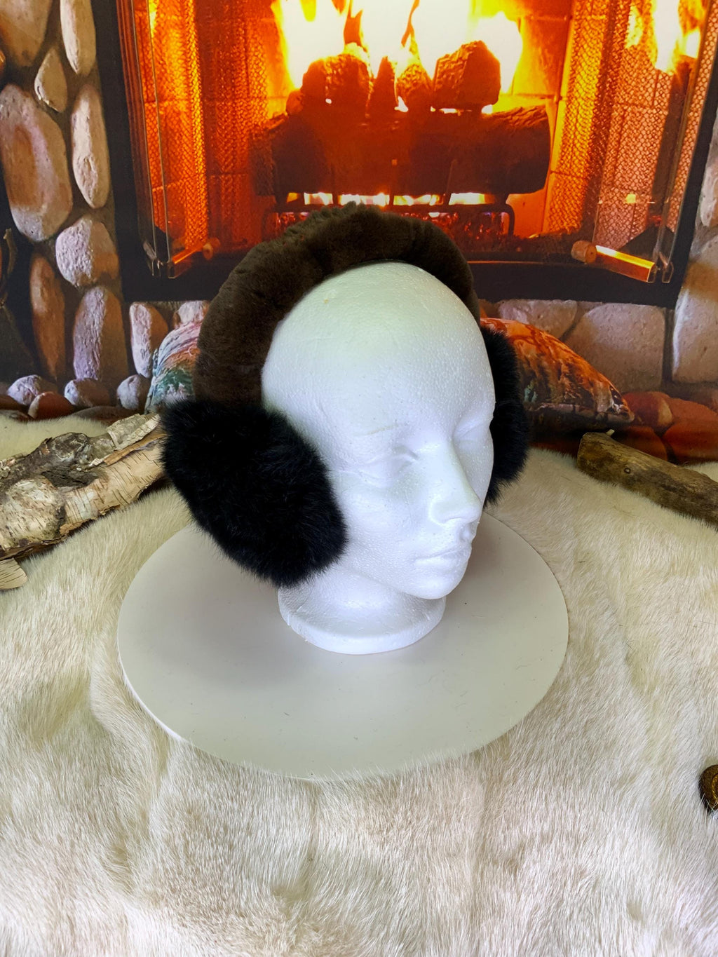 Cache-Oreilles tout en fourrure recyclée édition Opossum noir naturel recyclé Les Danielle