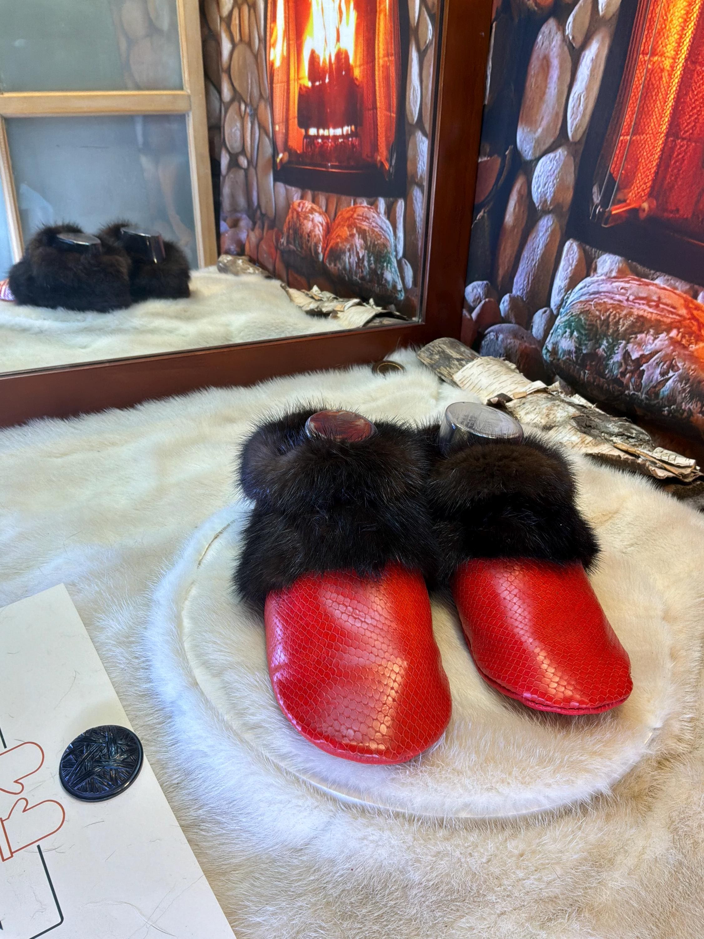 Slipper Mado pointure 7 femme – Sherling italien & cuir recyclé, pièce unique faite à la main au Québec