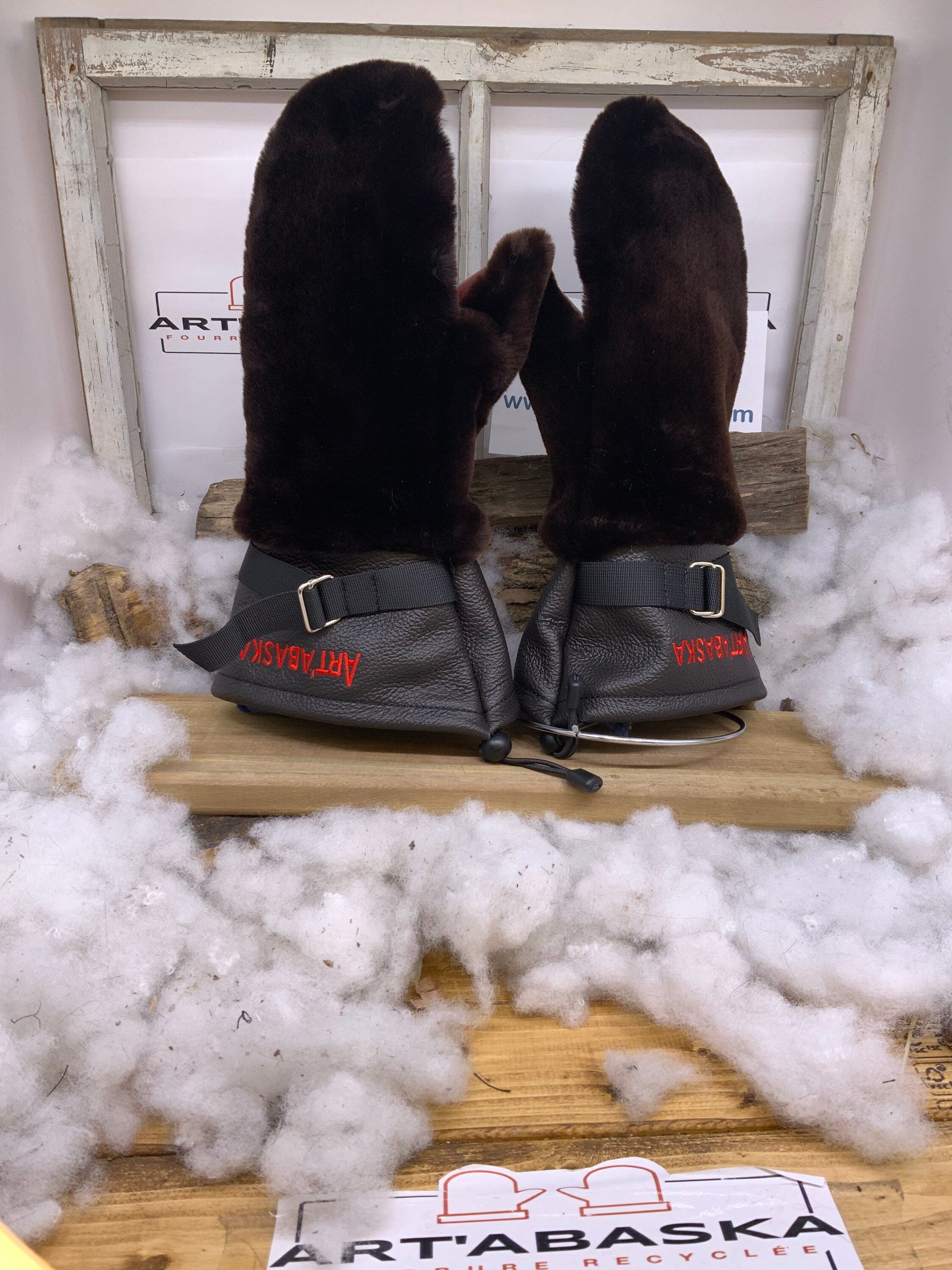 Mitaines Céline – X-Large Castor rasé recyclé & cuir bourgogne, intérieur amovible feutre polar, fait à la main, Québec