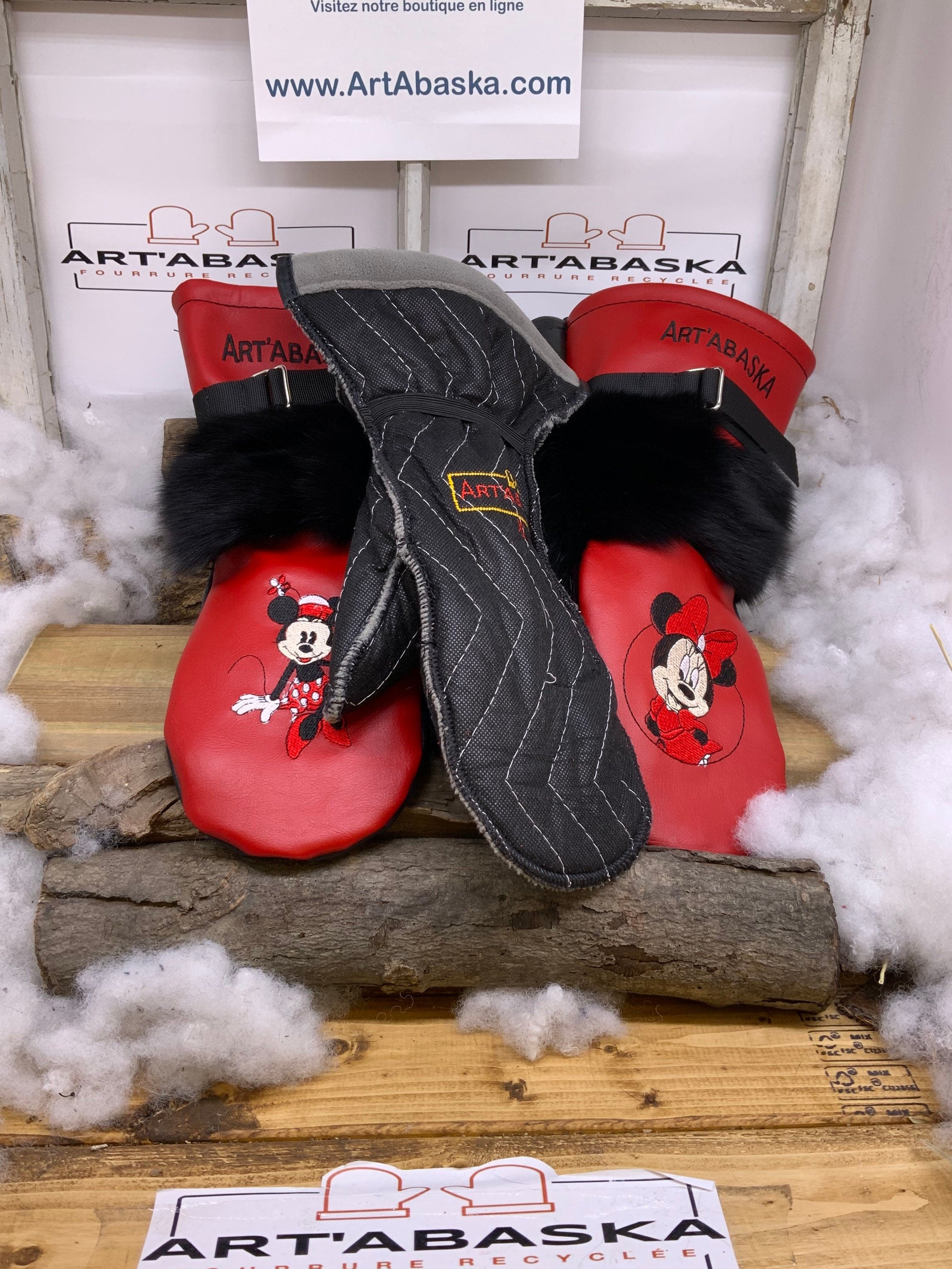 Mitaines Marie-Rose X-Large Édition Minnie Mouse cuir rouge noir fourrure renard et lapin recyclés Disney artisanal Québec