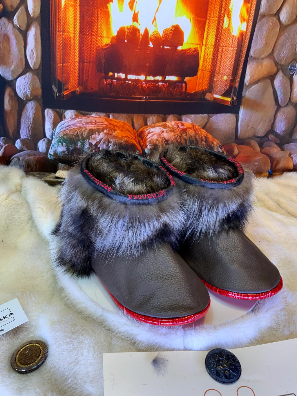 Mocassin d’interieur homme Les Aurèle - pointure 10 - cuir italien brun classique & raton recyclé - semelle rouge - fait main au Québec