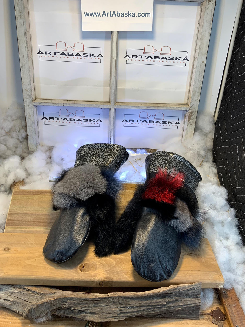 Mitaines Les Fernandes – Large, cuir italien noir, patchwork de fourrure recyclée, lapin et serpent gris, fait à la main au Québec