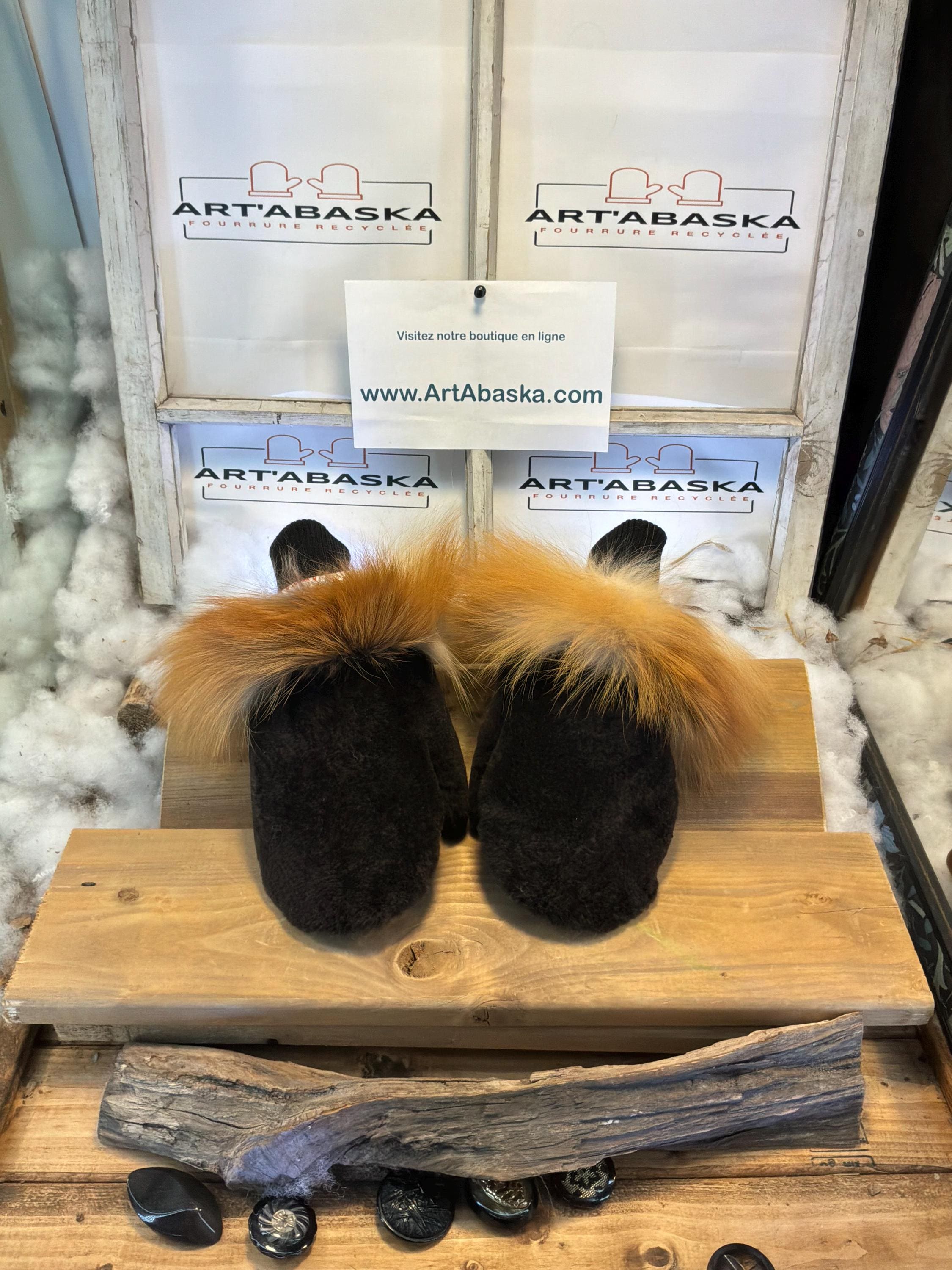 Mitaines de ville Medium Véronique en fourrure recyclée – Faites à la main au Québec – Légères, élégantes, confort urbain – ArtAbaska