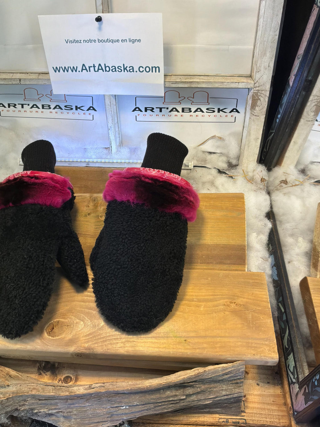 Mitaines de ville Medium Louise en fourrure recyclée – Faites à la main au Québec – Légères, élégantes, confort urbain – ArtAbaska