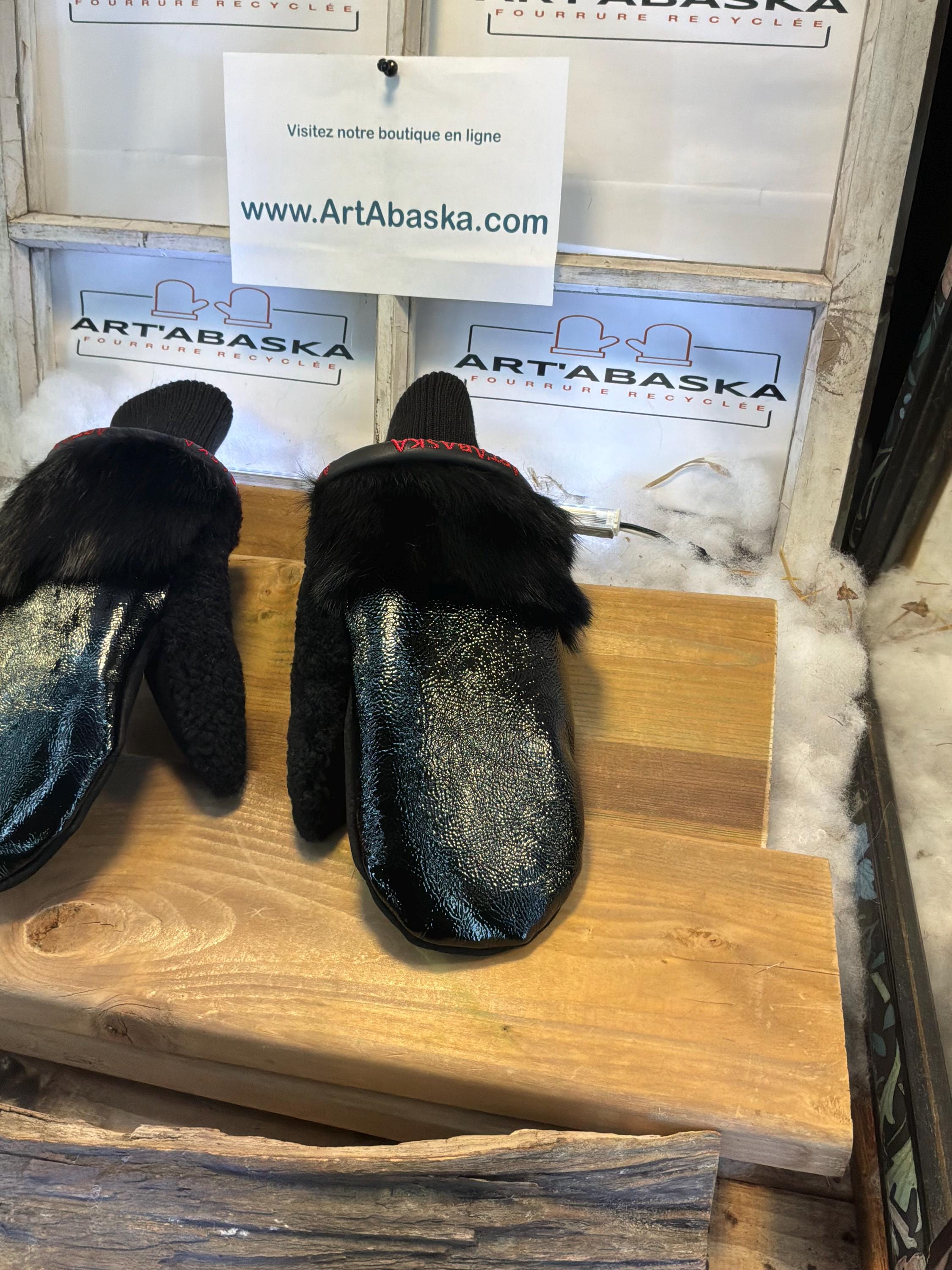 Mitaines de ville Medium Raymonde en fourrure recyclée – Faites à la main au Québec – Légères, élégantes, confort urbain – ArtAbaska