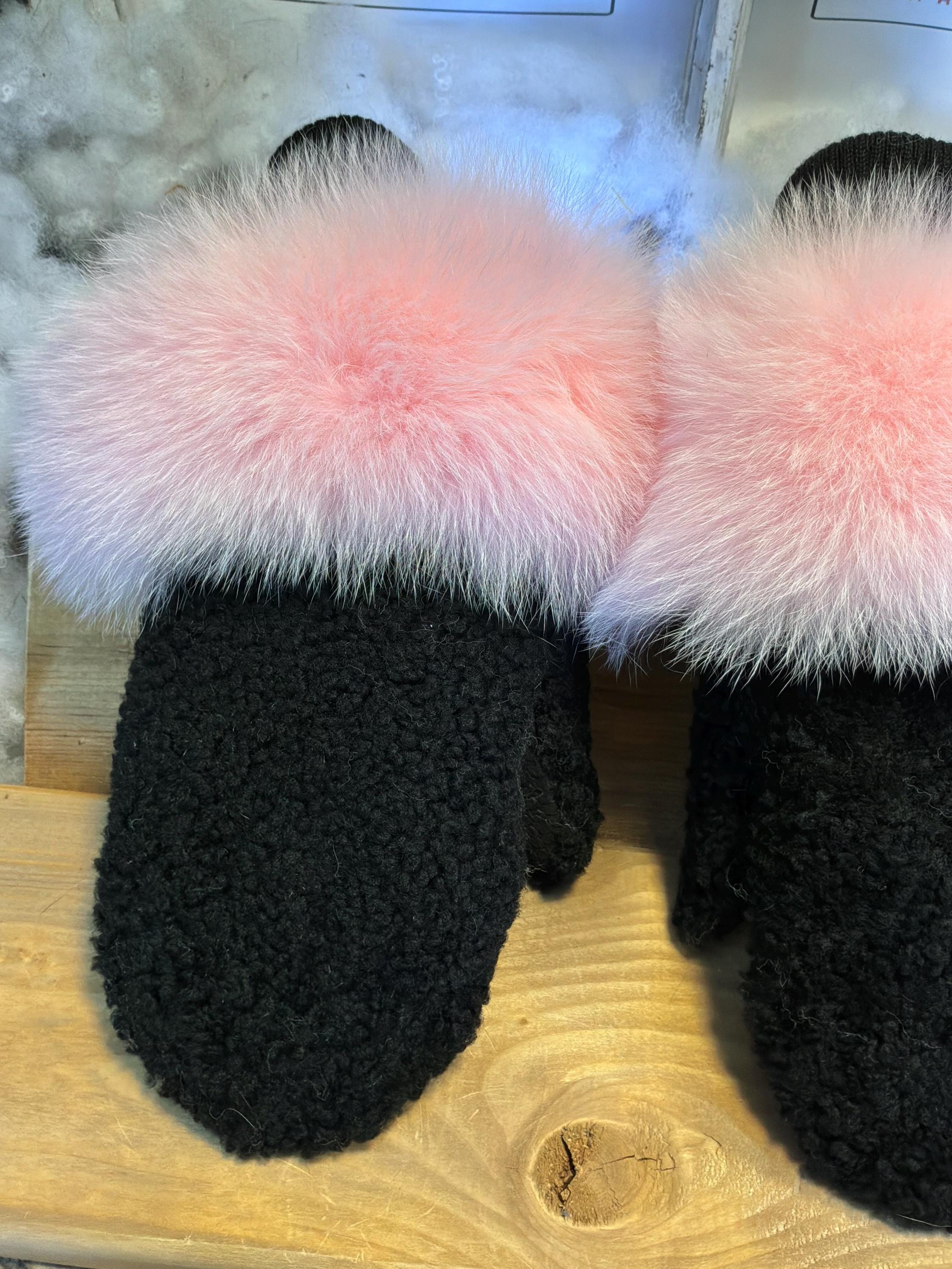 Mitaines de ville Large Colette en fourrure recyclée – Faites à la main au Québec – Légères, élégantes, confort urbain – ArtAbaska