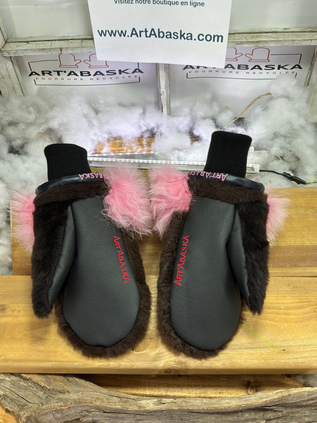 Mitaines de ville Medium Huguette en fourrure recyclée – Faites à la main au Québec – Légères, élégantes, confort urbain – ArtAbaska