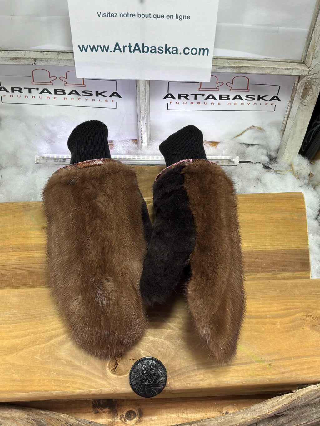 Mitaines de ville Medium Mathilde en fourrure recyclée – Faites à la main au Québec – Légères, élégantes, confort urbain – ArtAbaska
