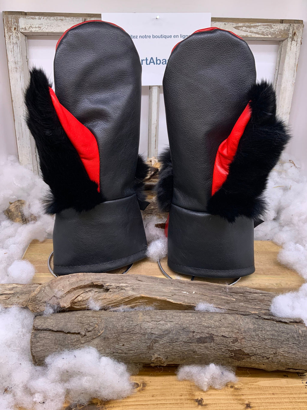 Mitaines Marie-Rose X-Large Édition Minnie Mouse cuir rouge noir fourrure renard et lapin recyclés Disney artisanal Québec