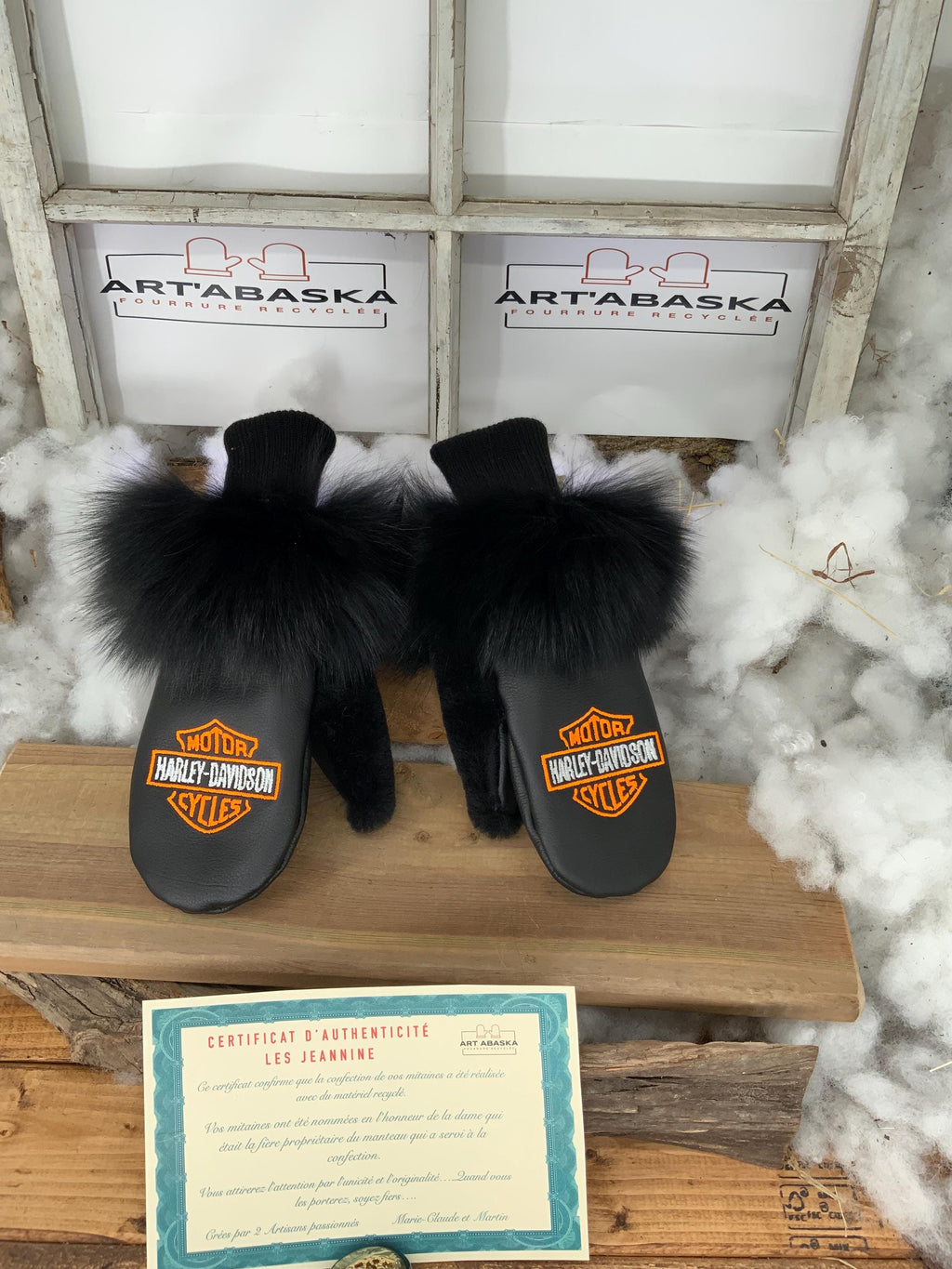 Mitaines de ville Harley Davidson | Cuir recyclé brodé & fourrure | Mitaines hiver femme Small | Fait à la main Québec | Modèle Jeannine