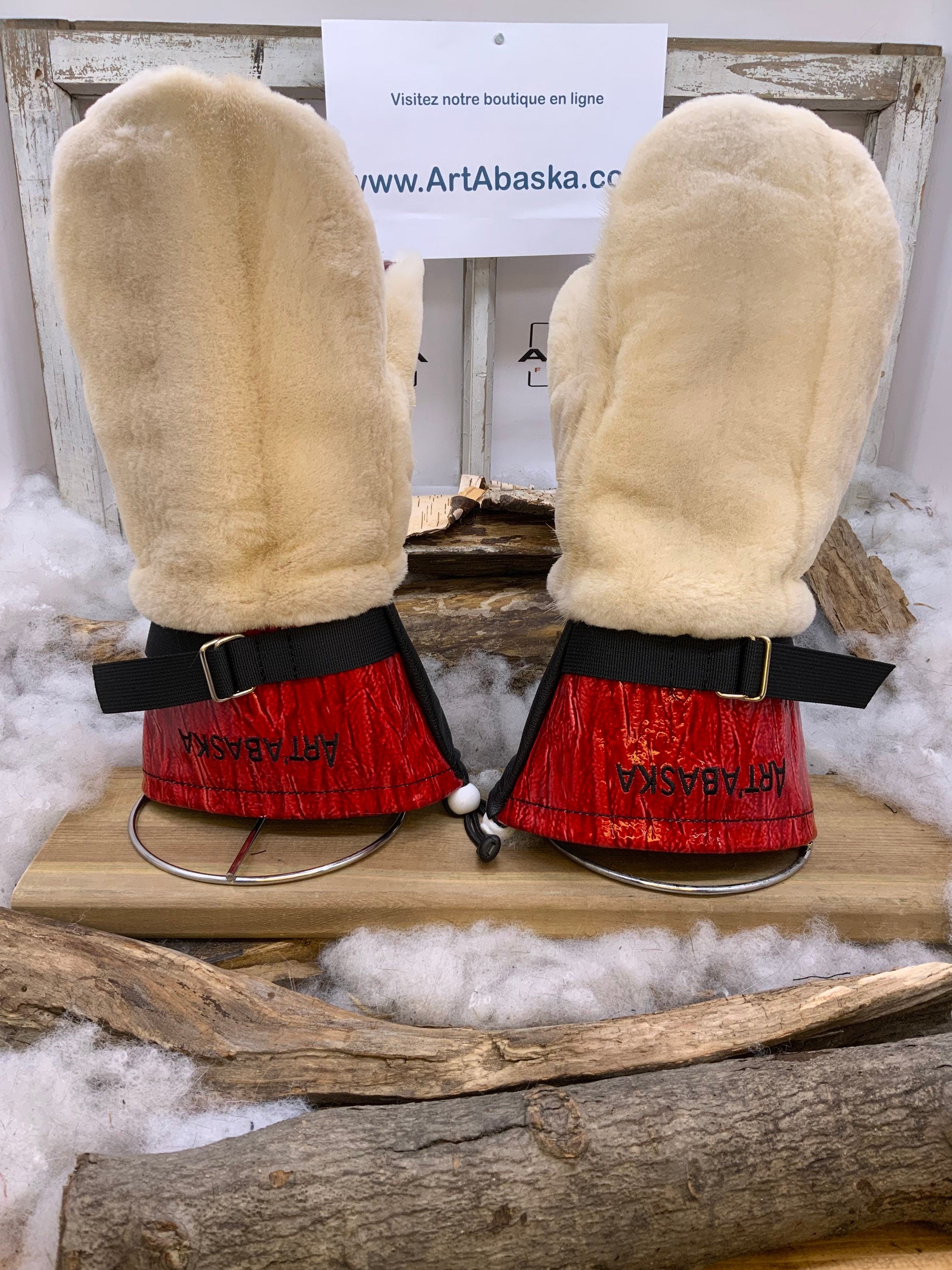 Mitaines Josianne Large vison rasé blanc crème cuir rouge embossé bourgogne noir ArtAbaska fait à la main Québec
