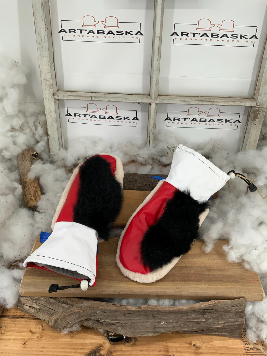 Mitaines Céline Small – Cuir & fourrures recyclées bleu-blanc-rouge, doublure amovible, pièce unique faite à la main Québec