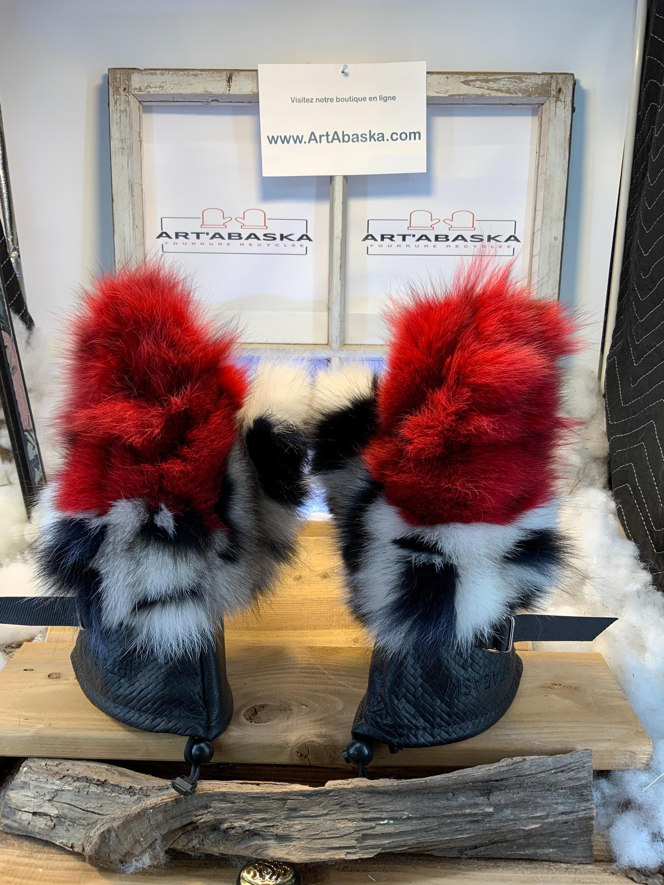 Mitaines Les Berthe – Large, patchwork renard recyclé rouge et noir/blanc, cuir italien chevron et cuir Nickels rouge, fait main au Québec