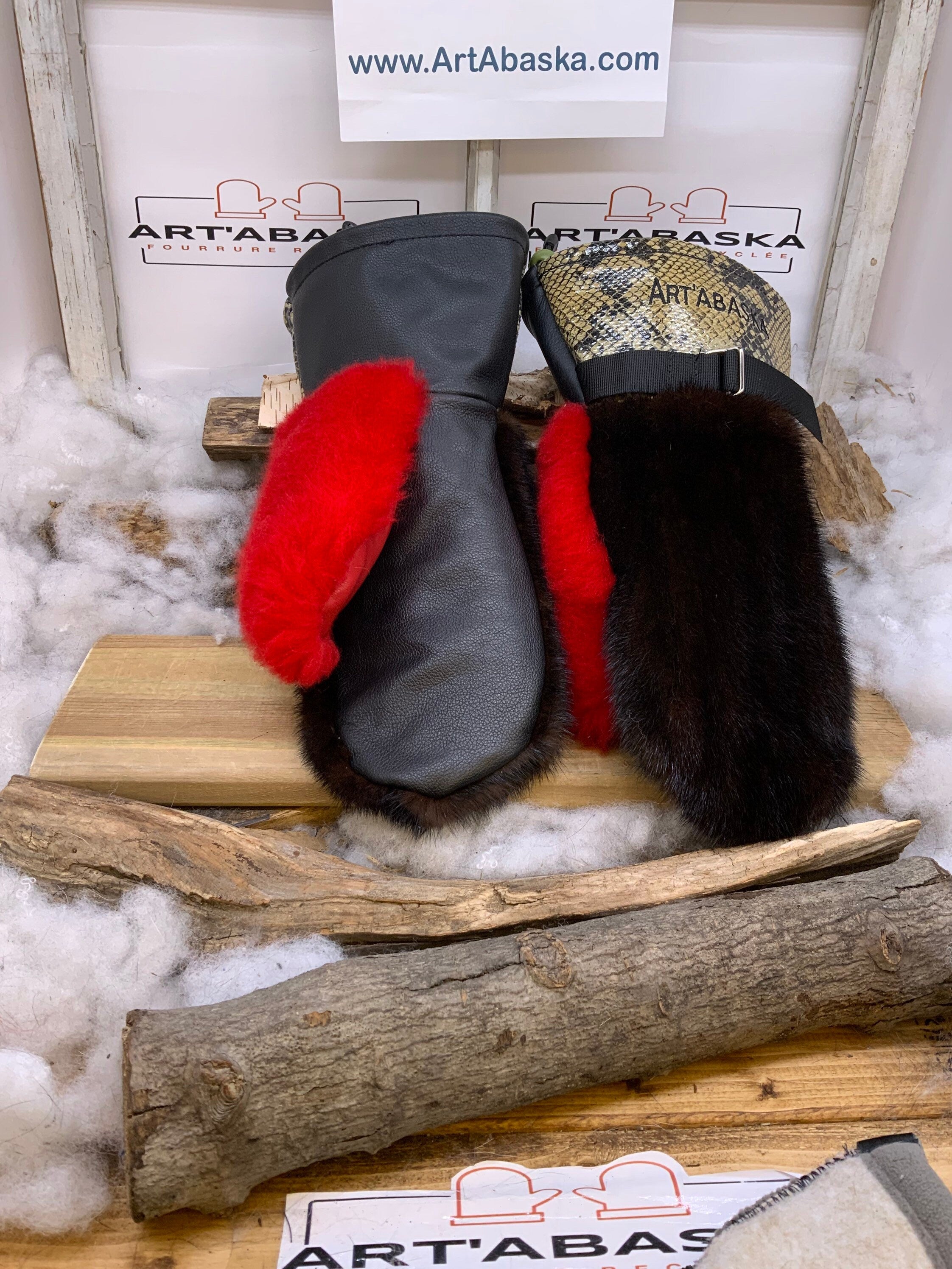 Mitaines Marie-Louise vison brun et mouton rouge recyclés cuir imprimé lézard fait à la main Large 9h55 Québec artisanal unique