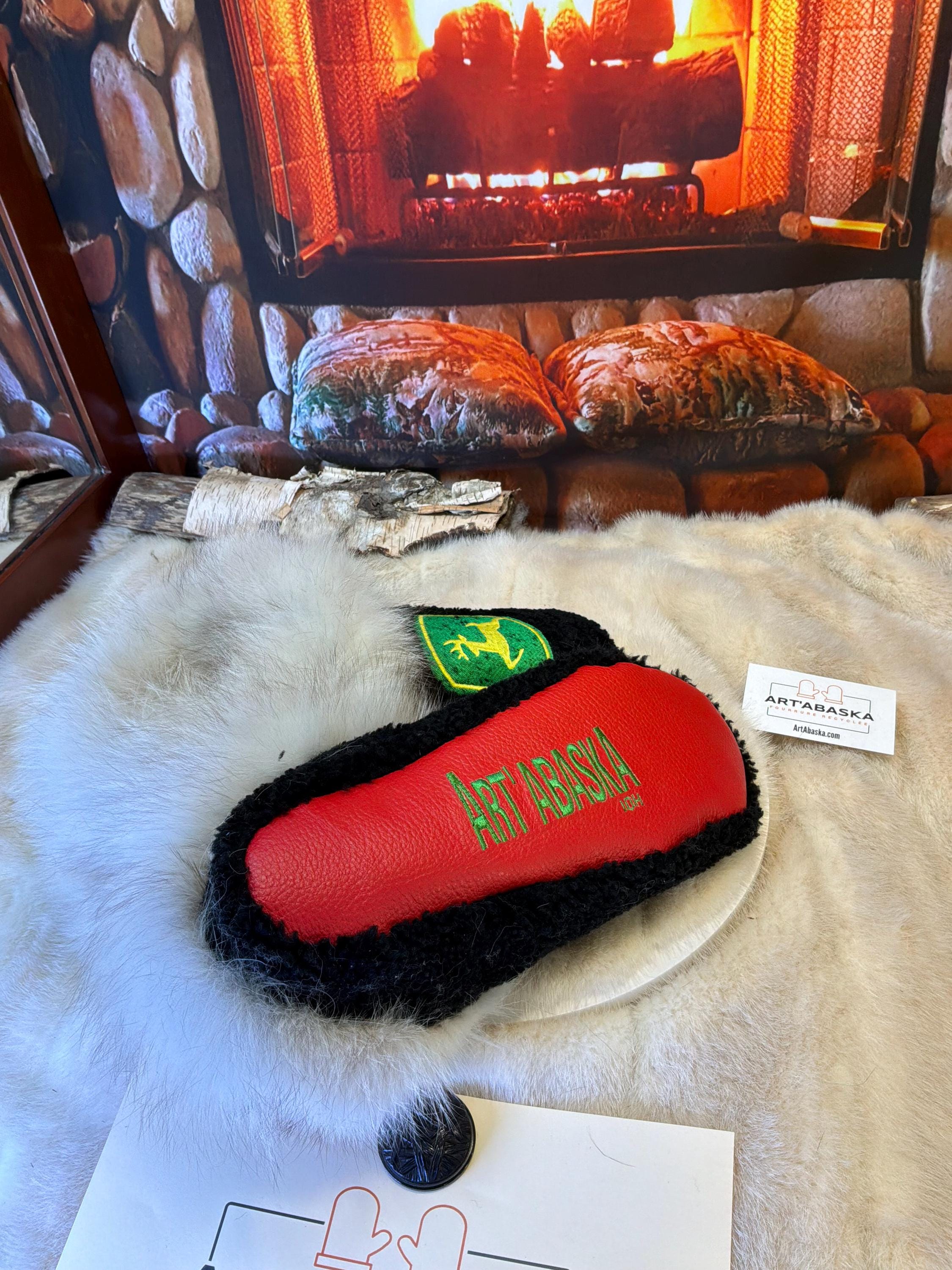 Slipper Pierrette pointure 10 Homme – Sherling italien & cuir recyclé, pièce unique faite à la main au Québec Édition JohnDeer