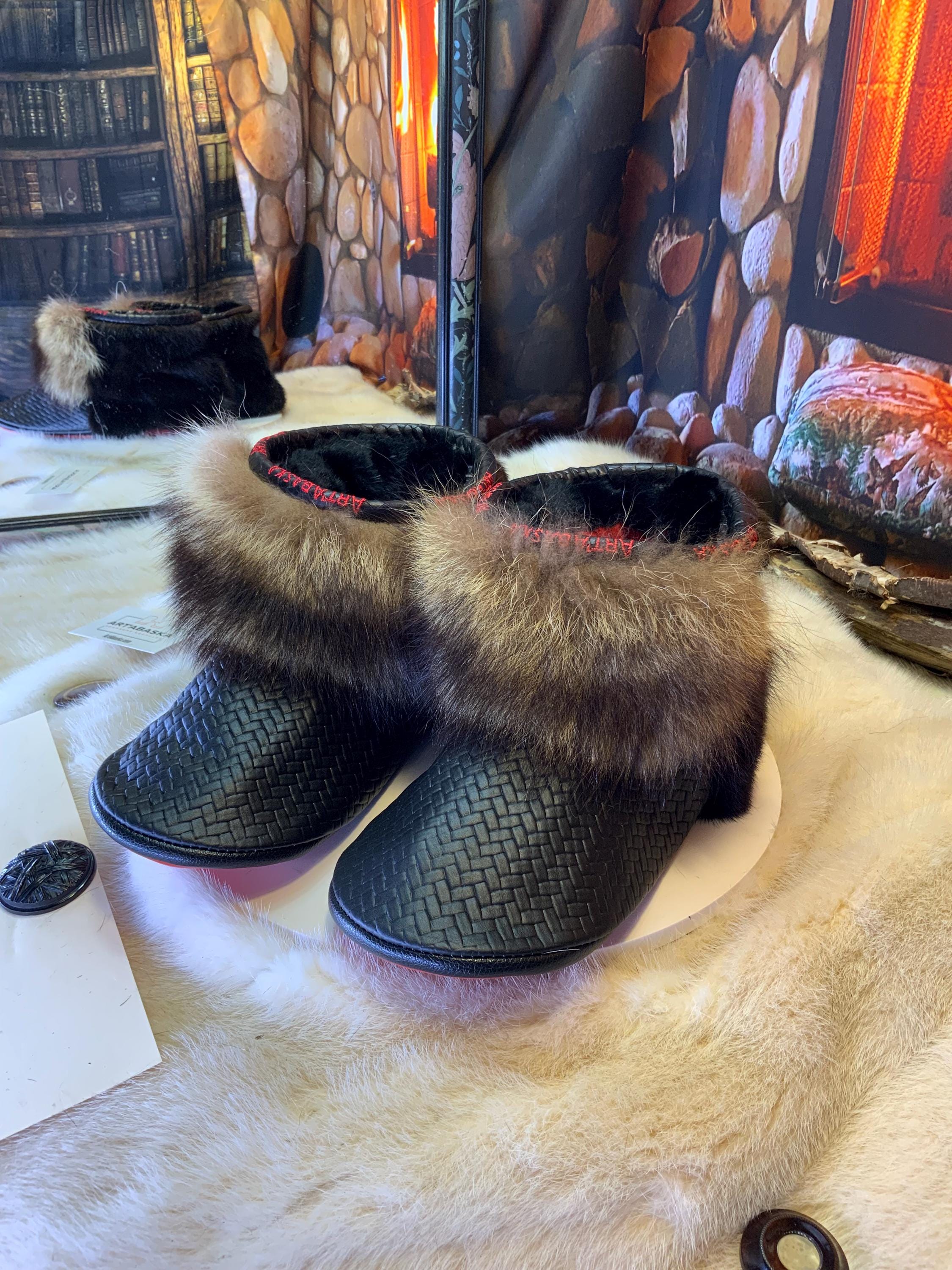 Mocassins d’interieur homme 10 Les Rosalie - cuir italien chevron & fourrures recyclees raton vison - semelle rouge - fait main Quebec