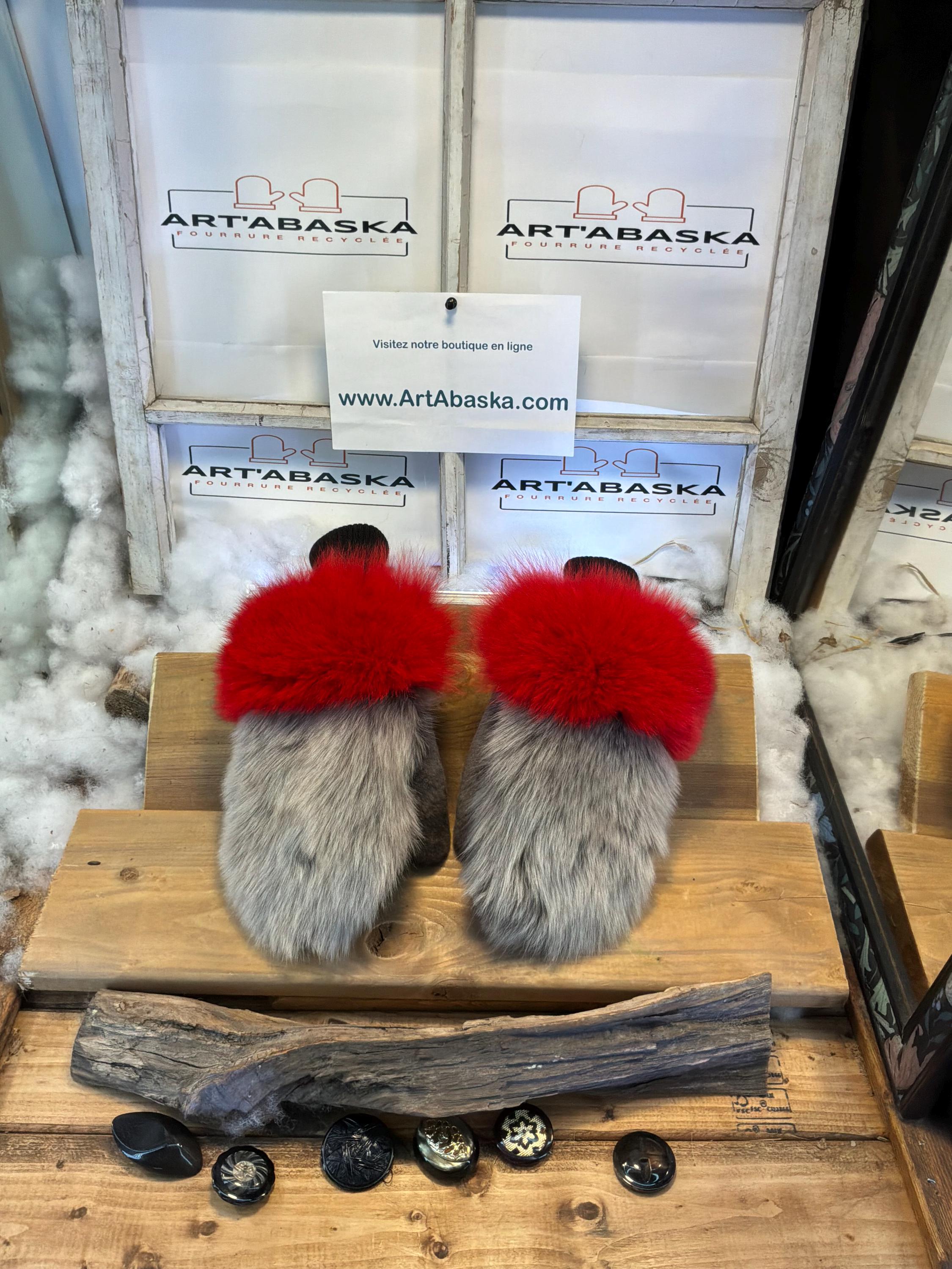 Mitaines de ville Medium Émilia en fourrure recyclée – Faites à la main au Québec – Légères, élégantes, confort urbain – ArtAbaska