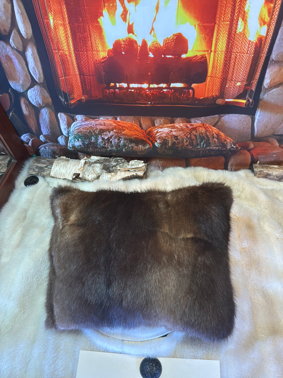 Coussin décoratif Francine en fourrure recyclée de Rat Musqué