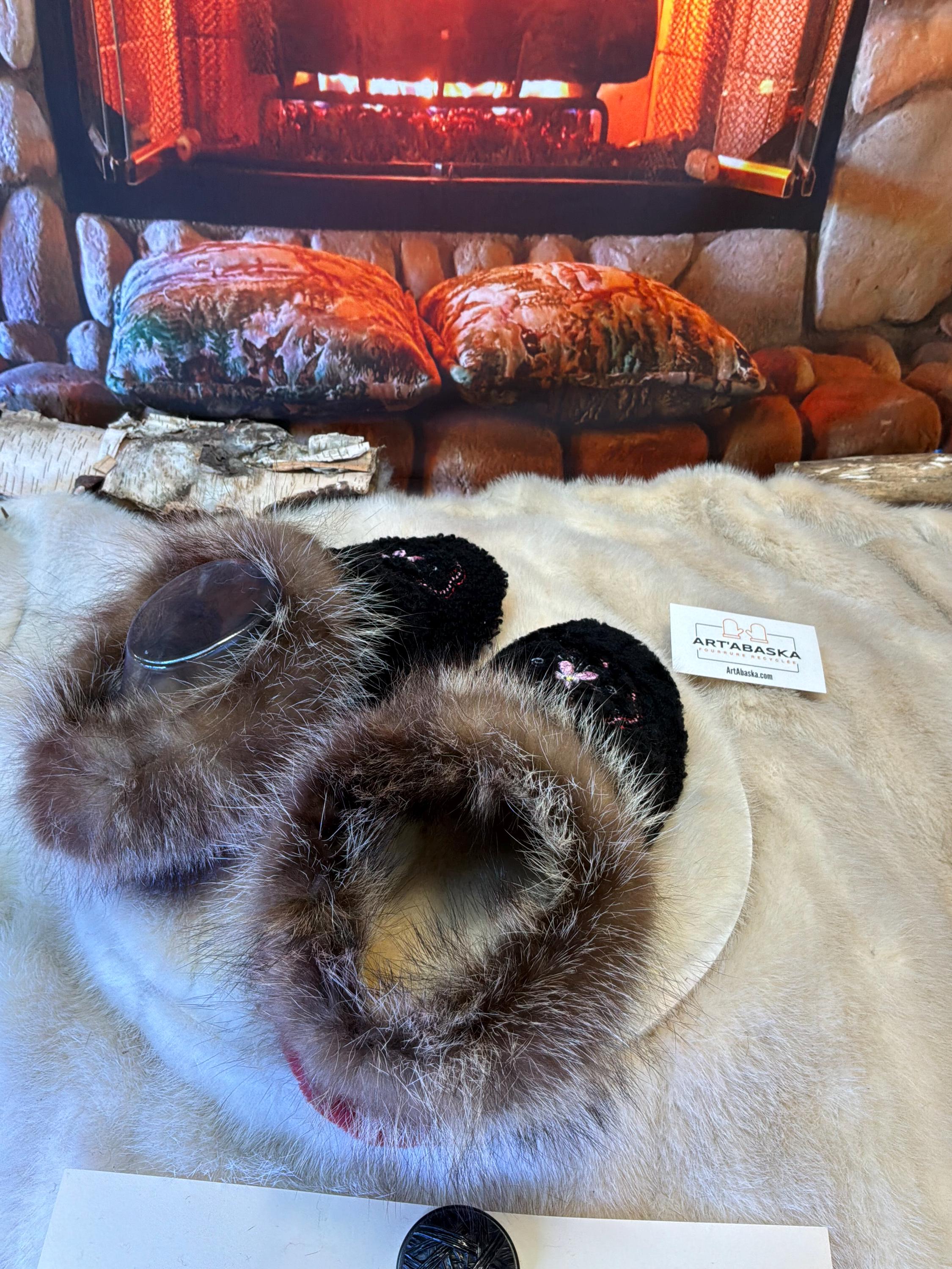 Slipper Emilia pointure 8 femme – Sherling italien & cuir recyclé, pièce unique faite à la main au Québec Édition Brodée