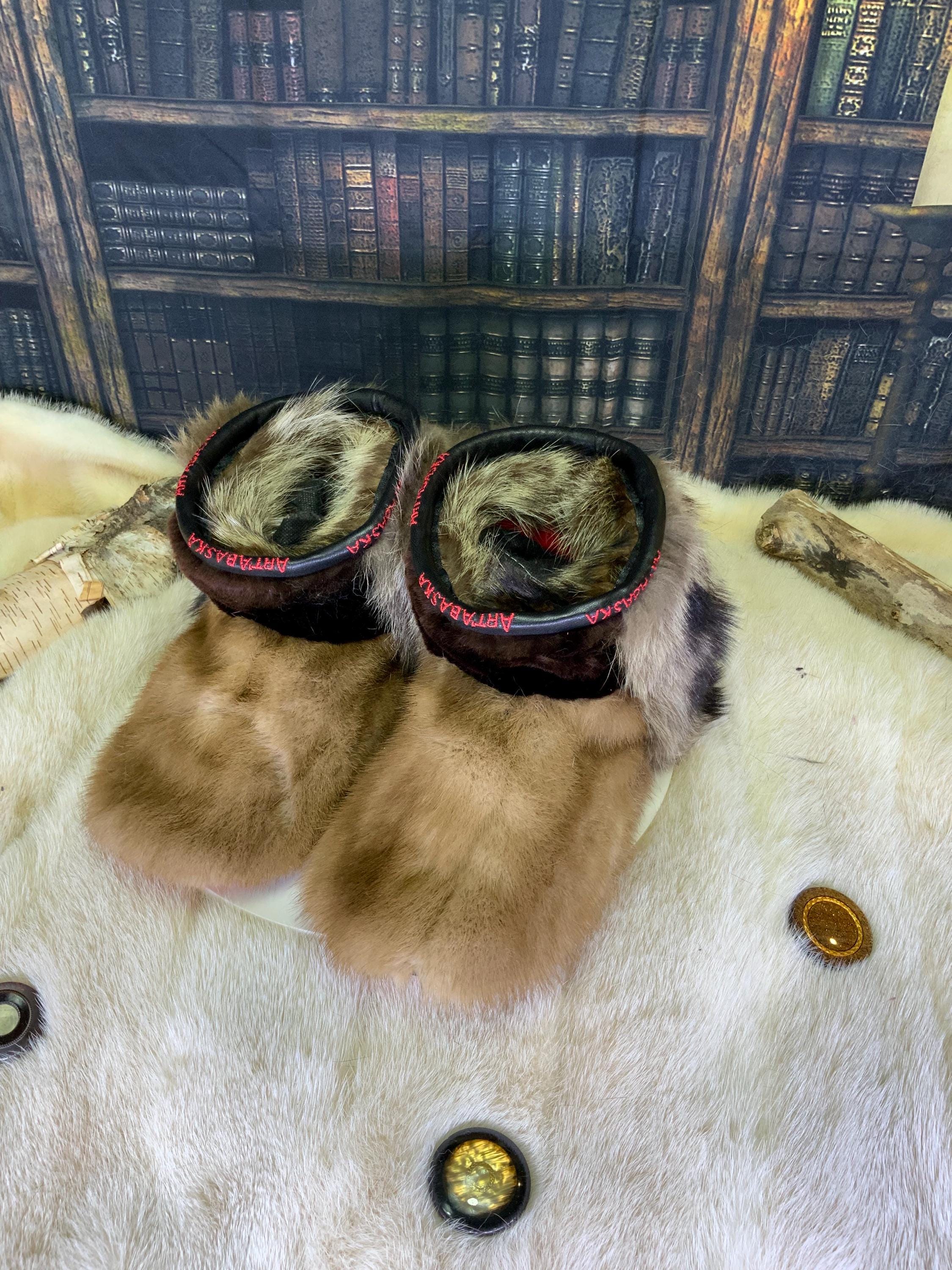 Mocassin d’intérieur Les Mariette – pointure 10 homme – fait à la main au Québec, cuir & fourrure recyclés, pièce unique artisanale