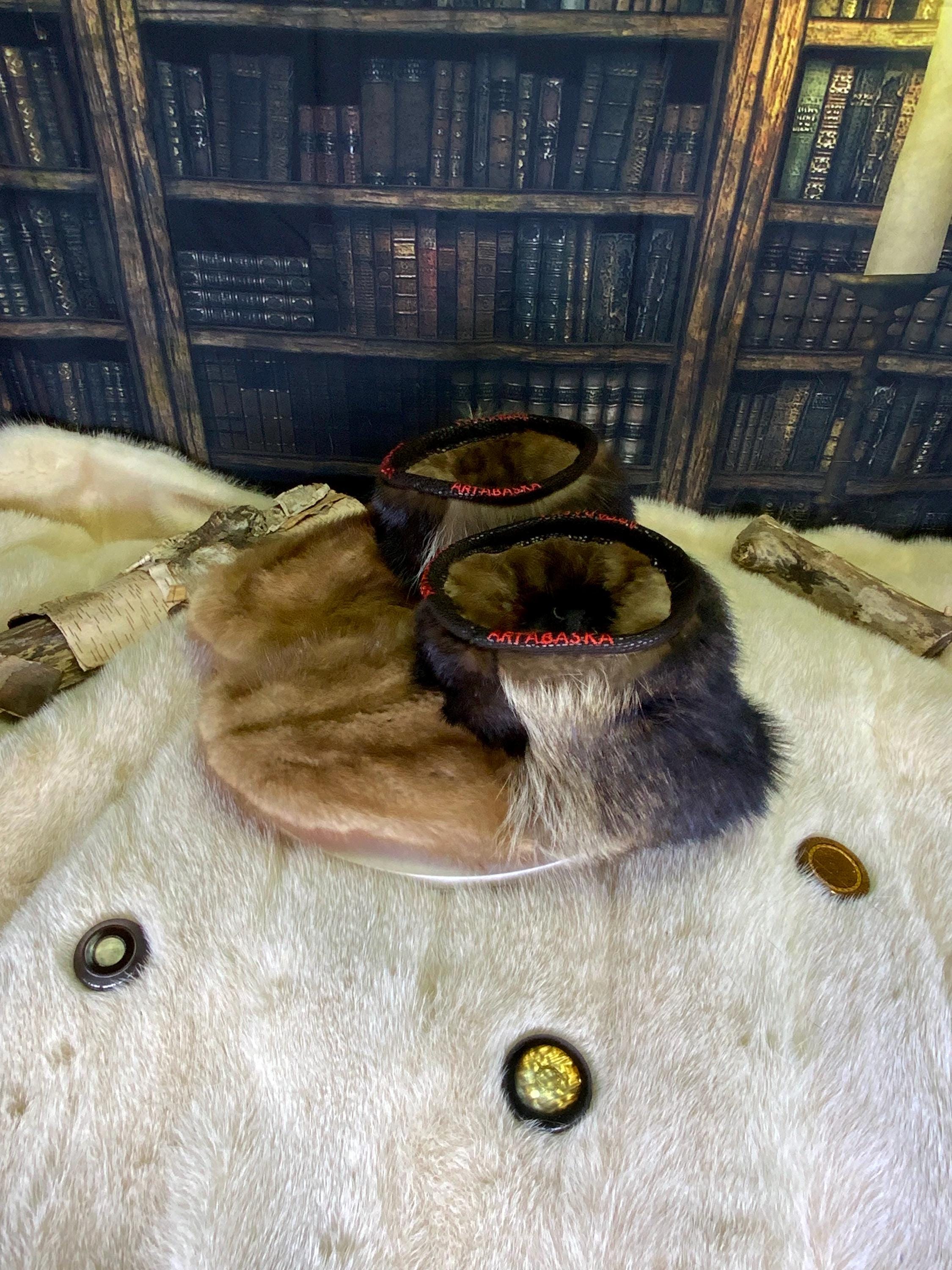 Mocassin d’intérieur homme Les Murielle – pointure 10 – vison & raton recyclés – pièce unique faite à la main au Québec, chaud et durable