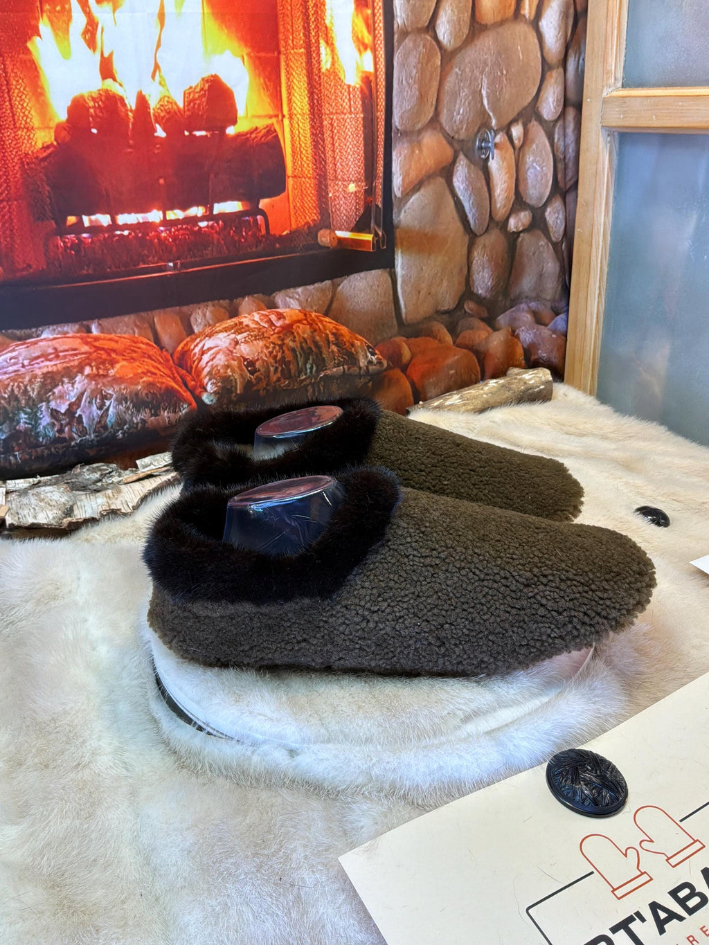 Slipper Renée pointure 11 Homme – Sherling italien & cuir recyclé, pièce unique faite à la main au Québec