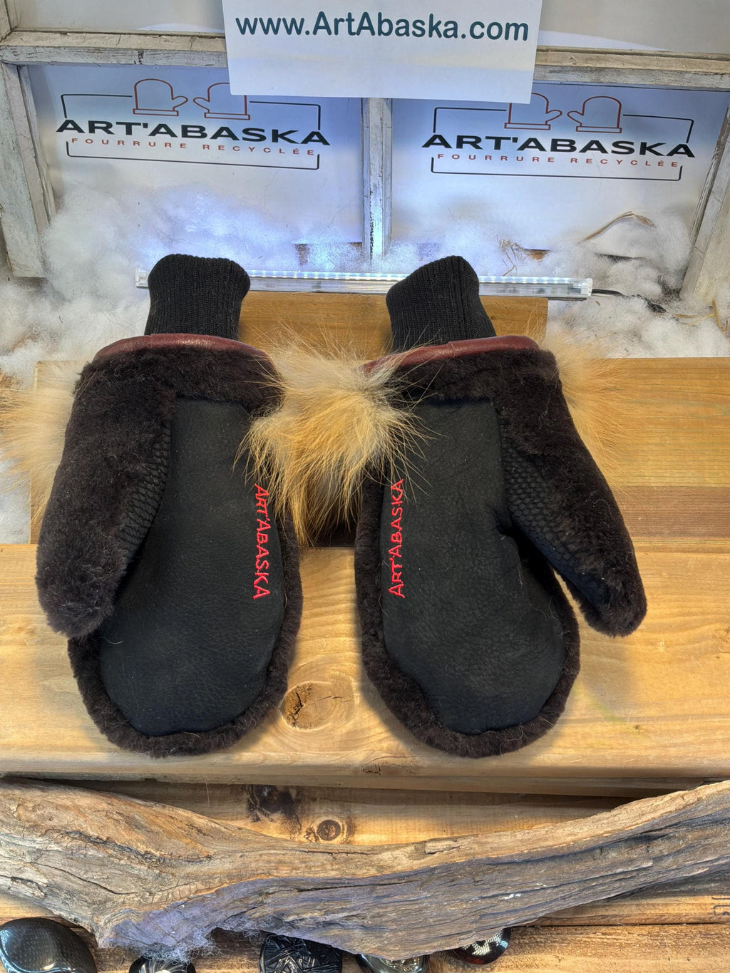 Mitaines de ville Aline Medium  en fourrure recyclée – Faites à la main au Québec – Légères, élégantes, confort urbain – ArtAbaska