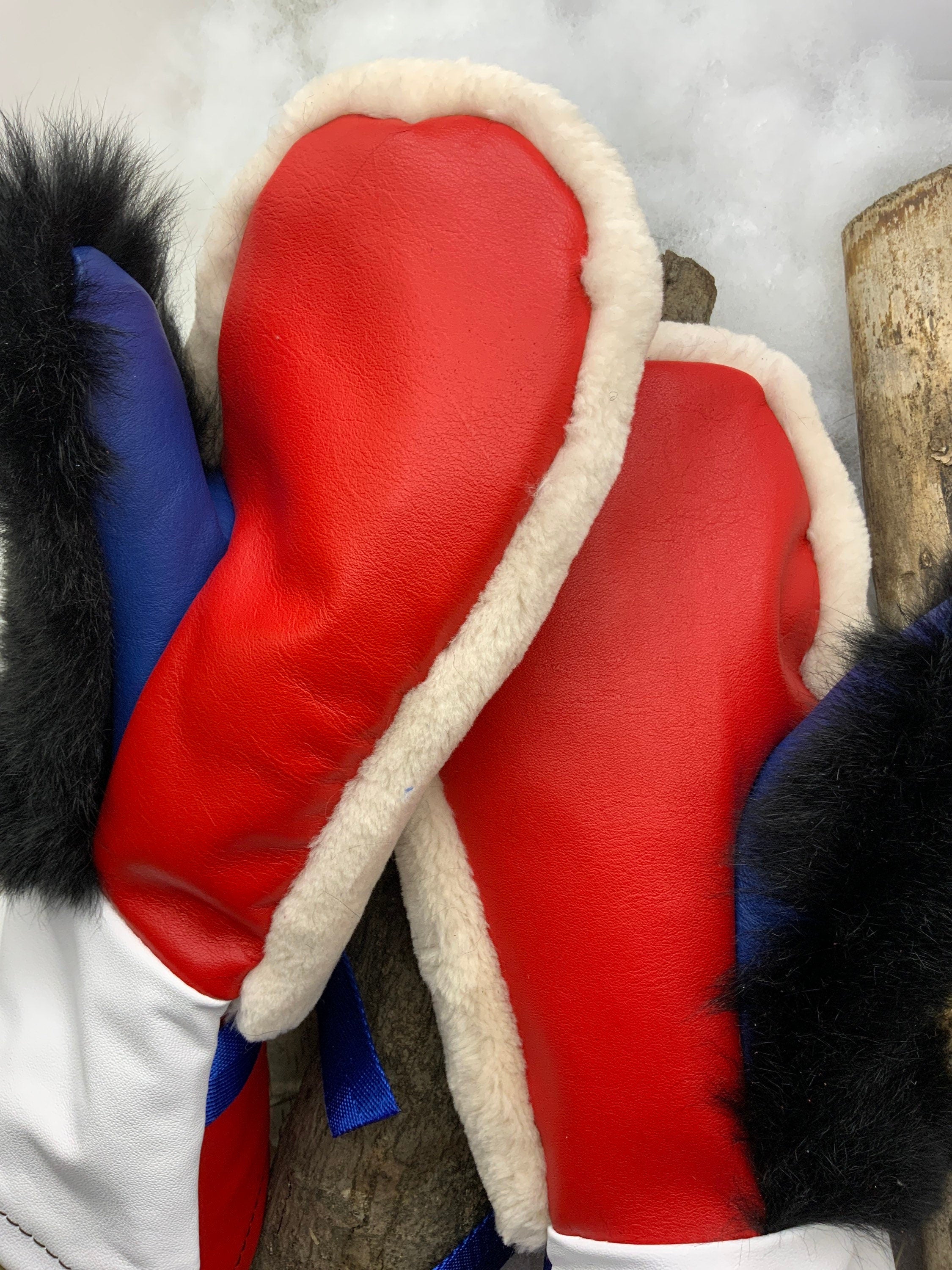 Mitaines Céline Small – Cuir & fourrures recyclées bleu-blanc-rouge, doublure amovible, pièce unique faite à la main Québec