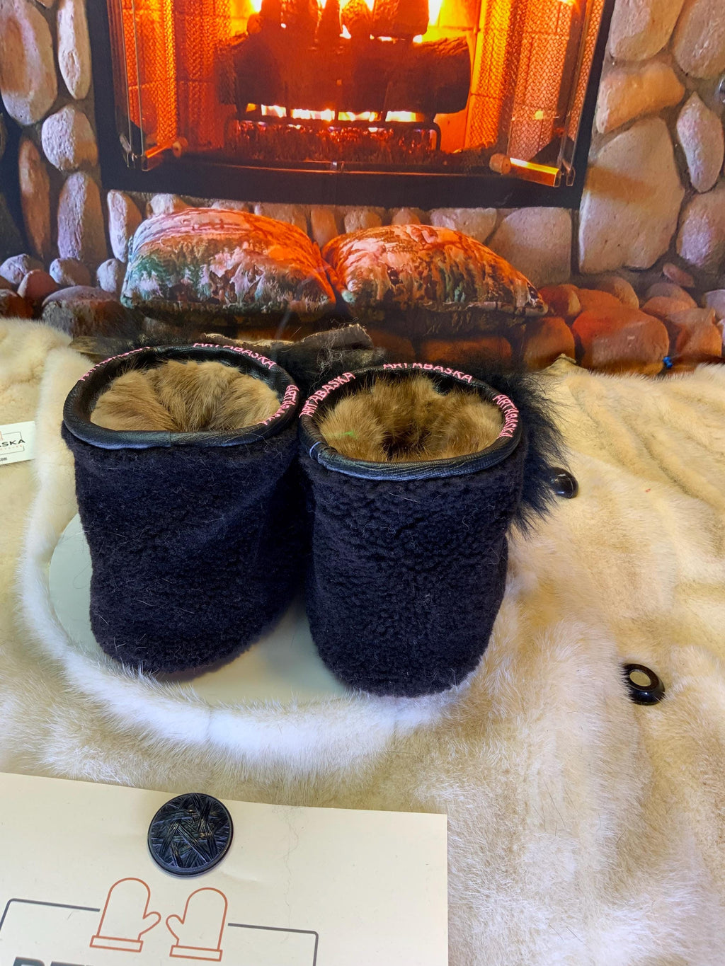Mocassins d’intérieur Les Laurianne – 10 femme – cuir imprimé brodé mandala coloré & moutons recyclés – fait à la main Québec