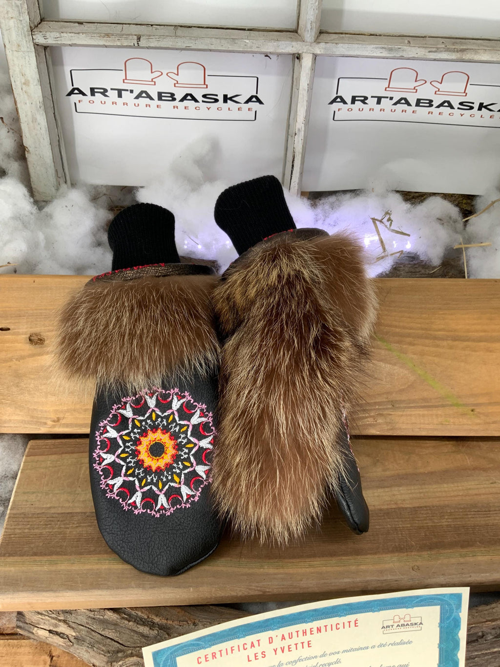 Mitaines de Ville en fourrure et cuir recyclés, Les Yvette Grandeur médium Edition Broderie.