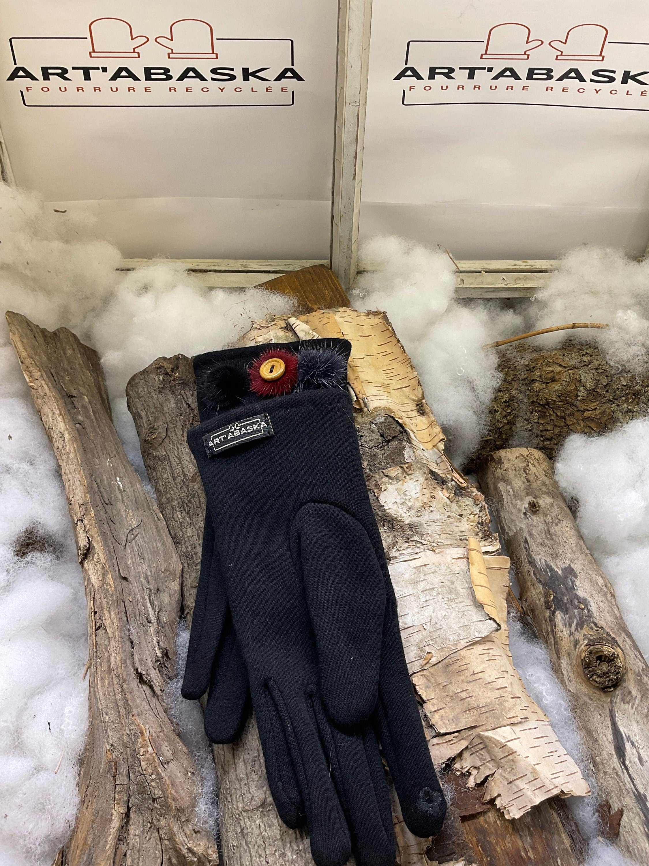 Gants de Ville ornés de vraie fourrure cousue au poignet avec bouton décoratif. SMALL