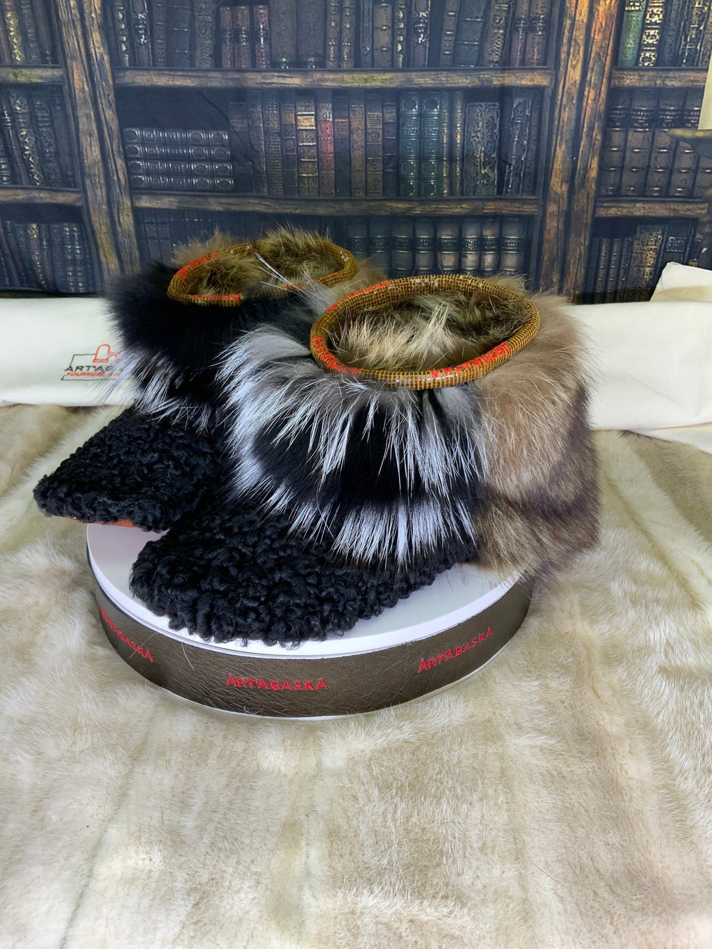 Mocassin d’intérieur homme Les Nicole – pointure 10 – mouton de Perse & raton recyclés – patchwork renard – fait à la main au Québec