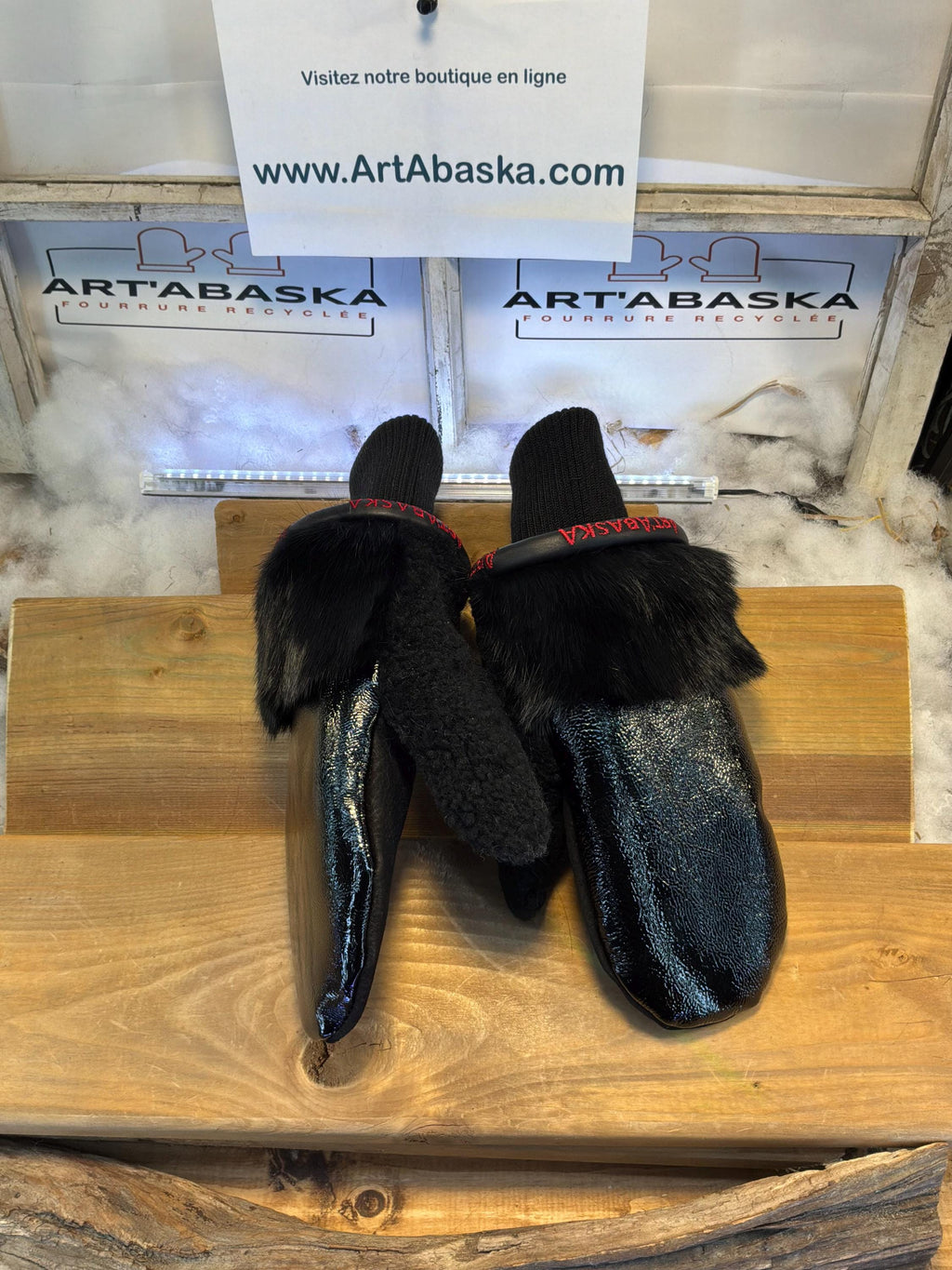 Mitaines de ville Medium Raymonde en fourrure recyclée – Faites à la main au Québec – Légères, élégantes, confort urbain – ArtAbaska
