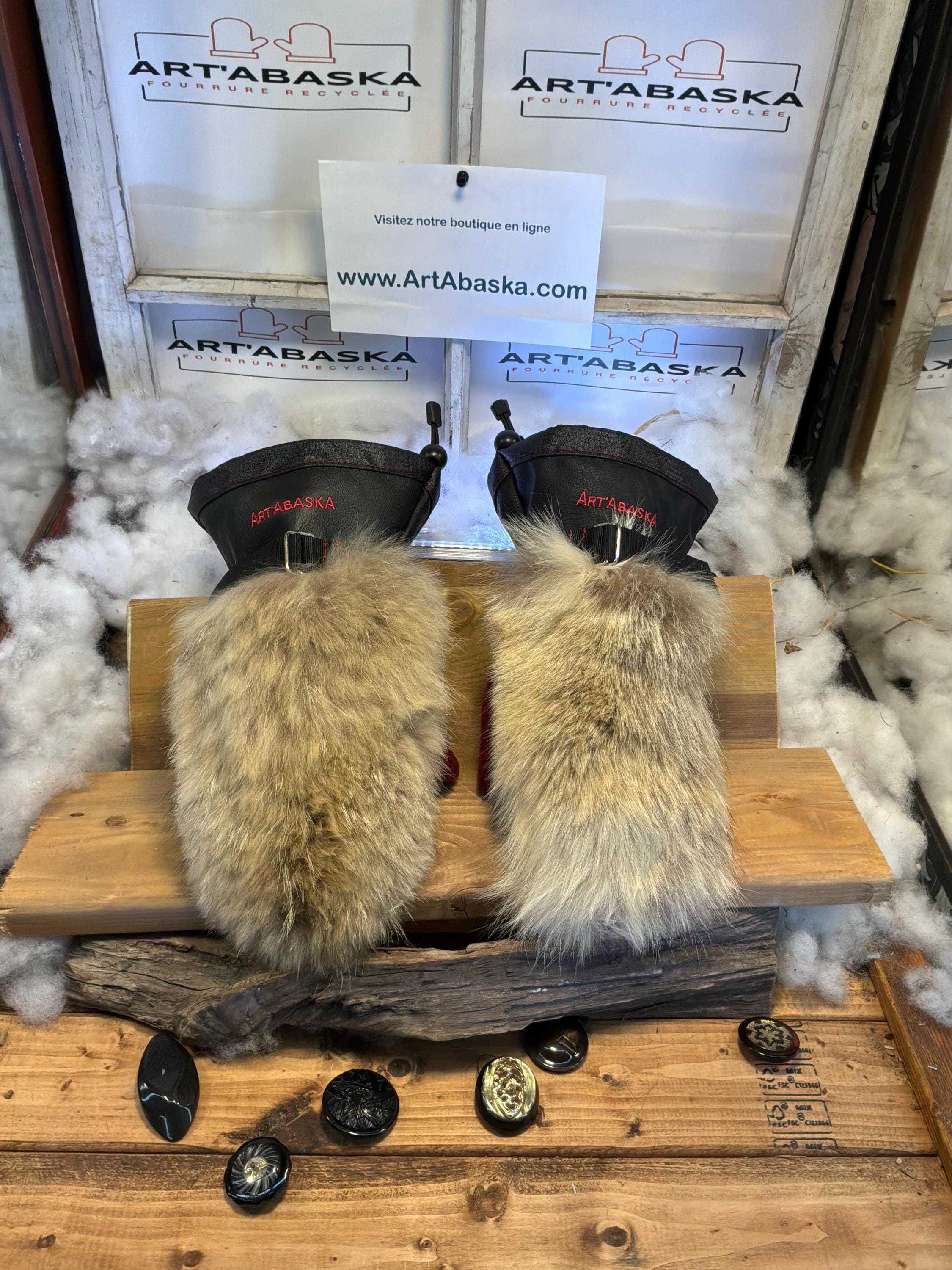 Mitaines Solange Small coyote recyclé manteau vintage avec pouce mouton rasé rouge vin et cuir italien noir, pièce  faite à la main Québec