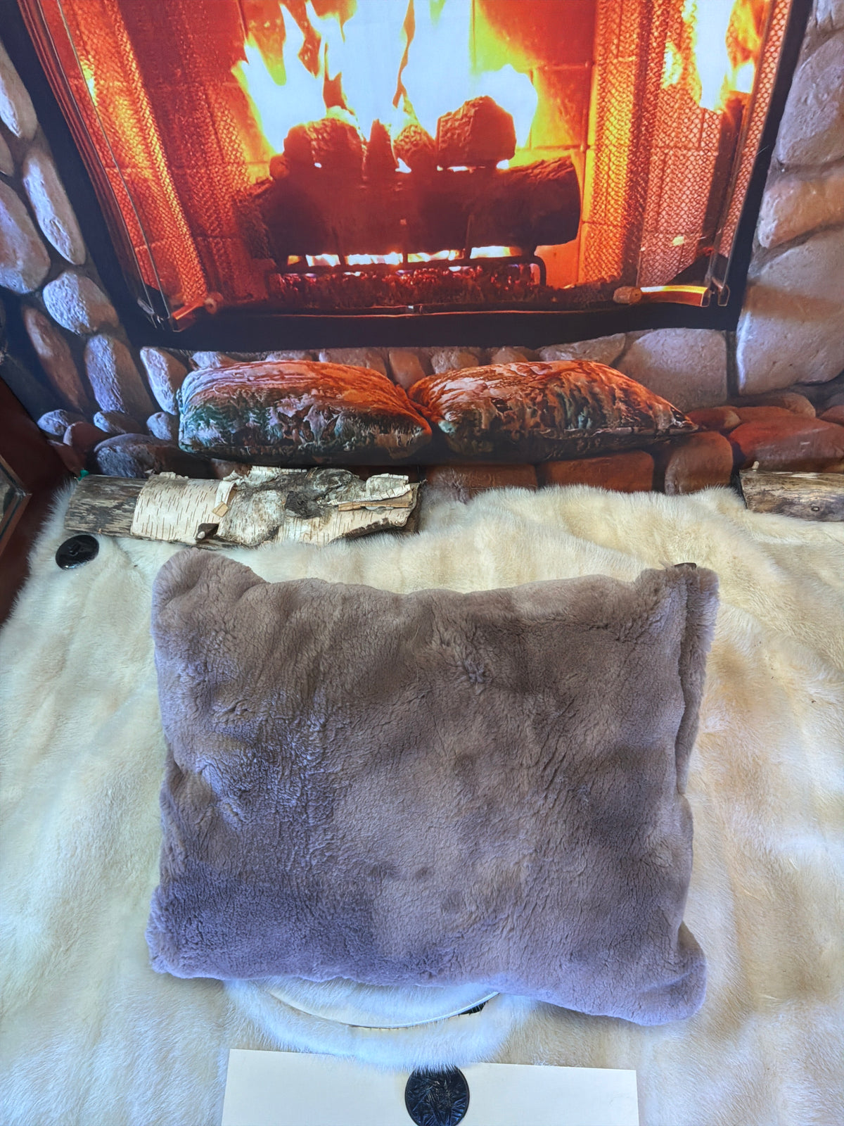 Coussin décoratif Gertrude en fourrure recyclée de Castor rasé
